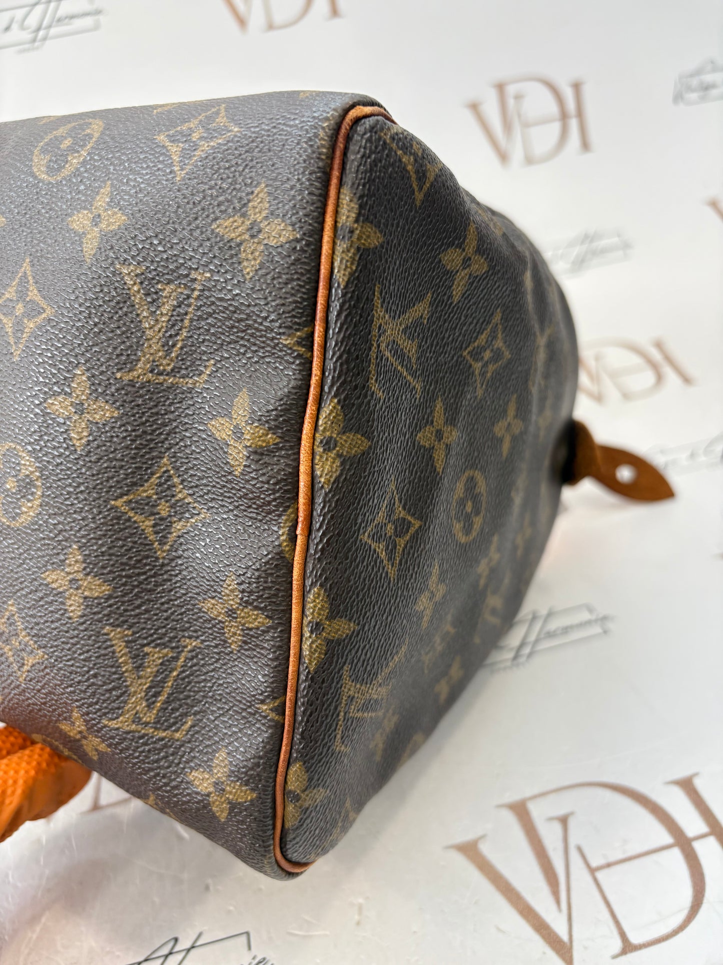 018744 - Louis Vuitton Speedy 30