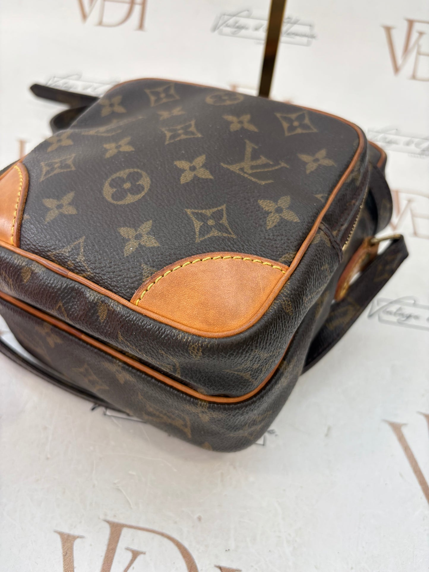 018961 - Louis Vuitton Amazon