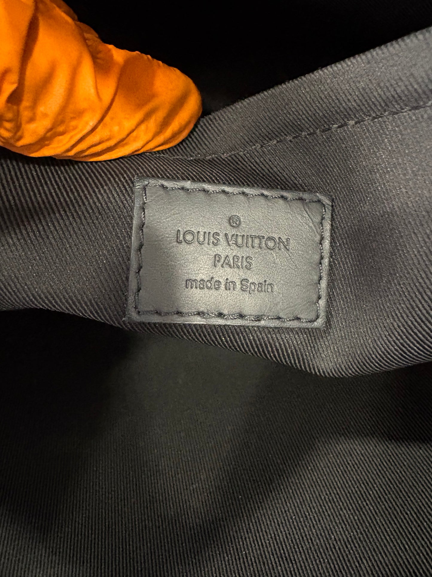 382874 - Louis Vuitton Discovery Pochette