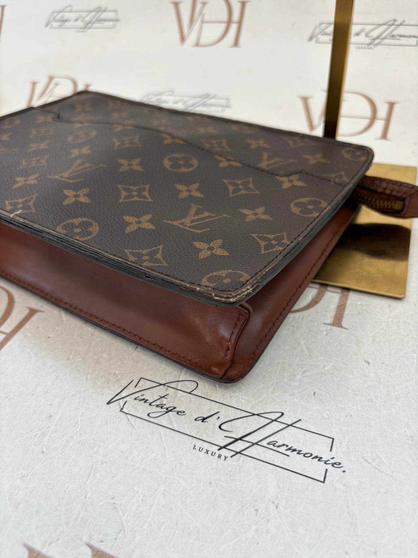 018390 - Louis Vuitton Pochette Homme