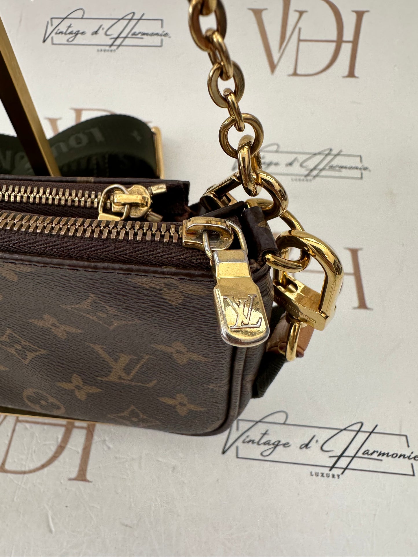 383113 - Louis Vuitton Multipochette