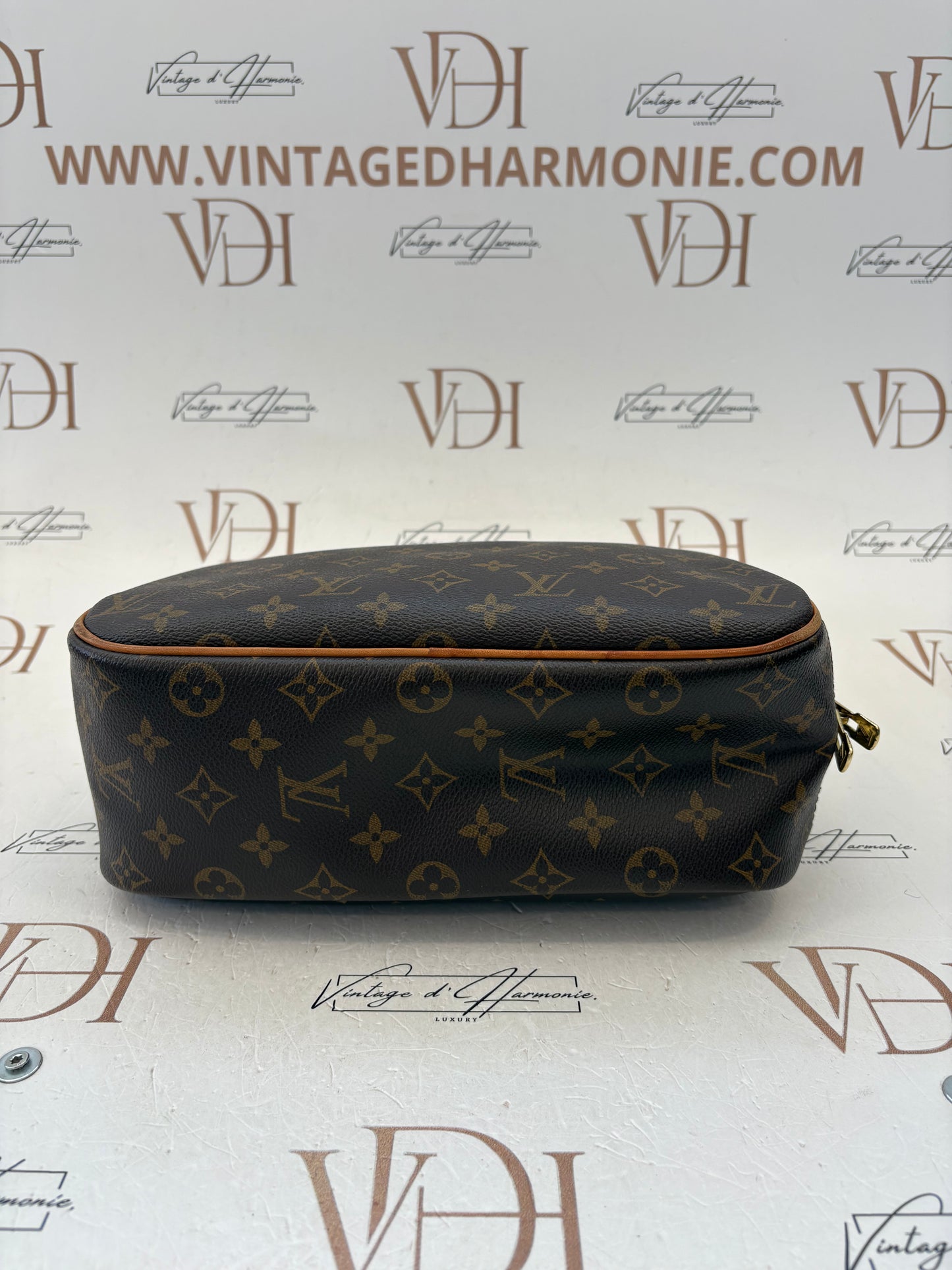 018090 - Louis Vuitton Trouville