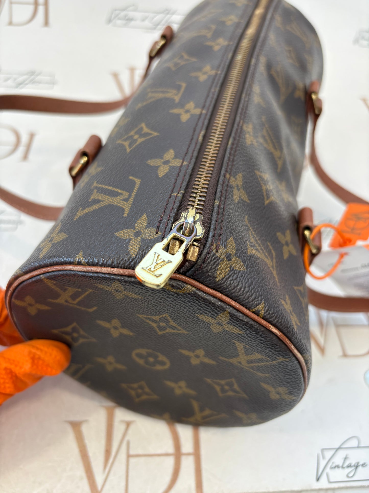018992 - Louis Vuitton Papillon 30