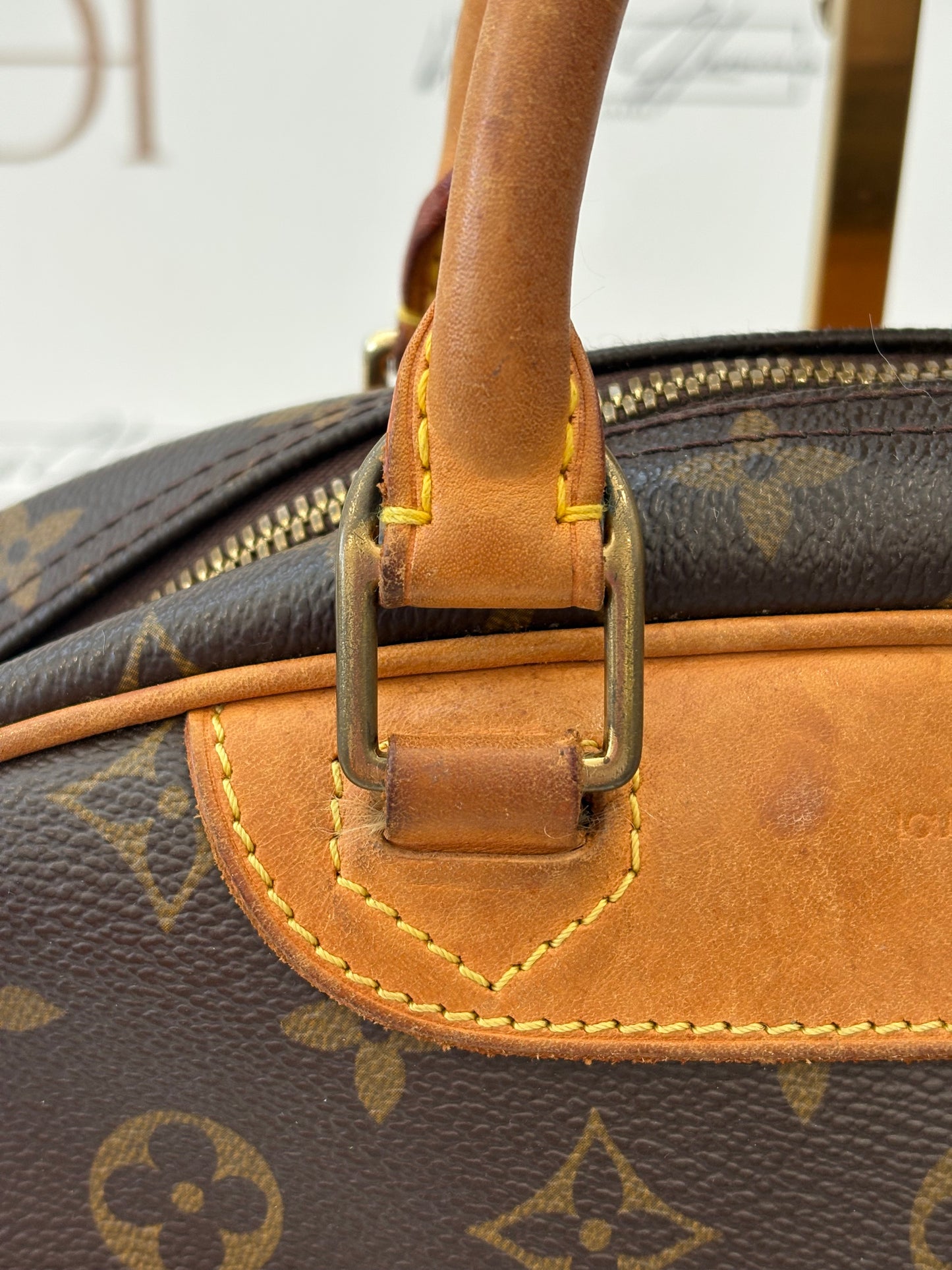 018090 - Louis Vuitton Trouville