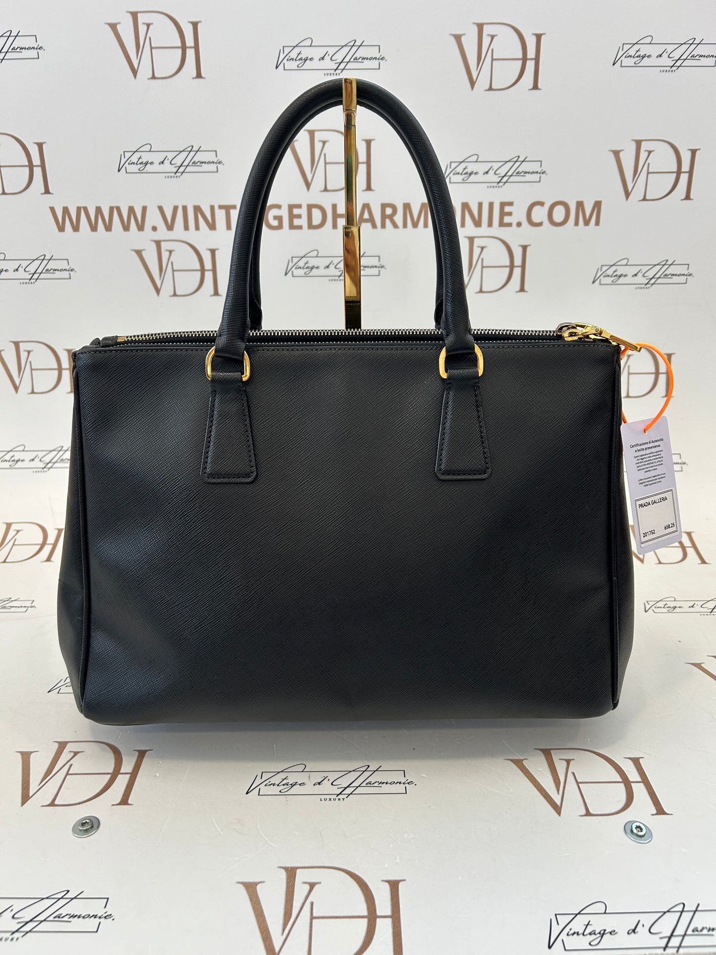 201752 - Prada Galleria
