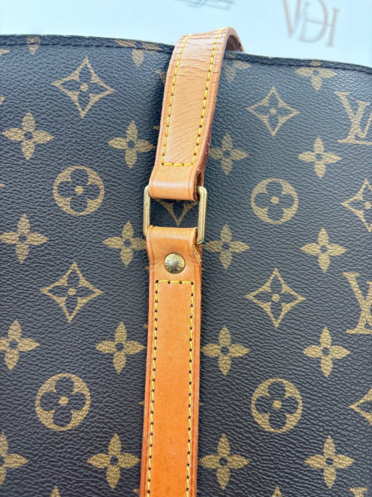 018811 - Louis Vuitton Babylone