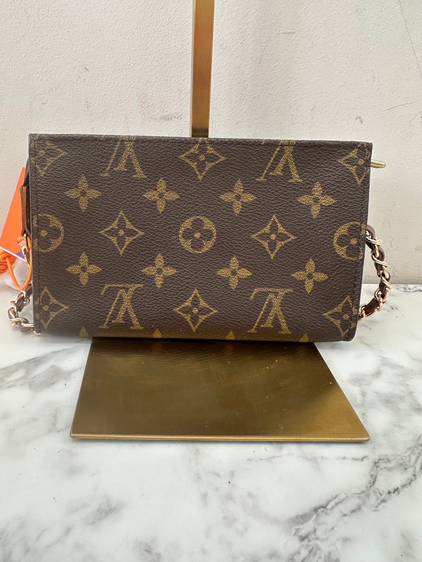 Louis Vuitton Pochette Bucket