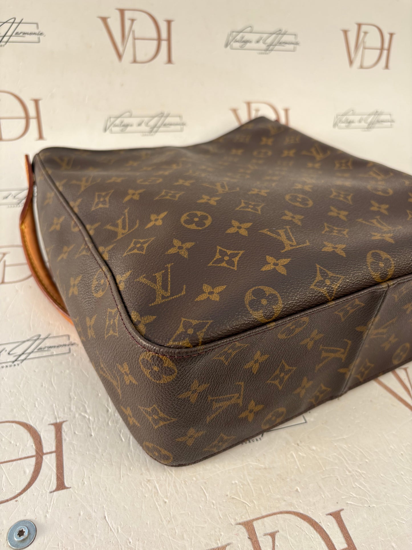 017313 - Louis Vuitton Looping GM