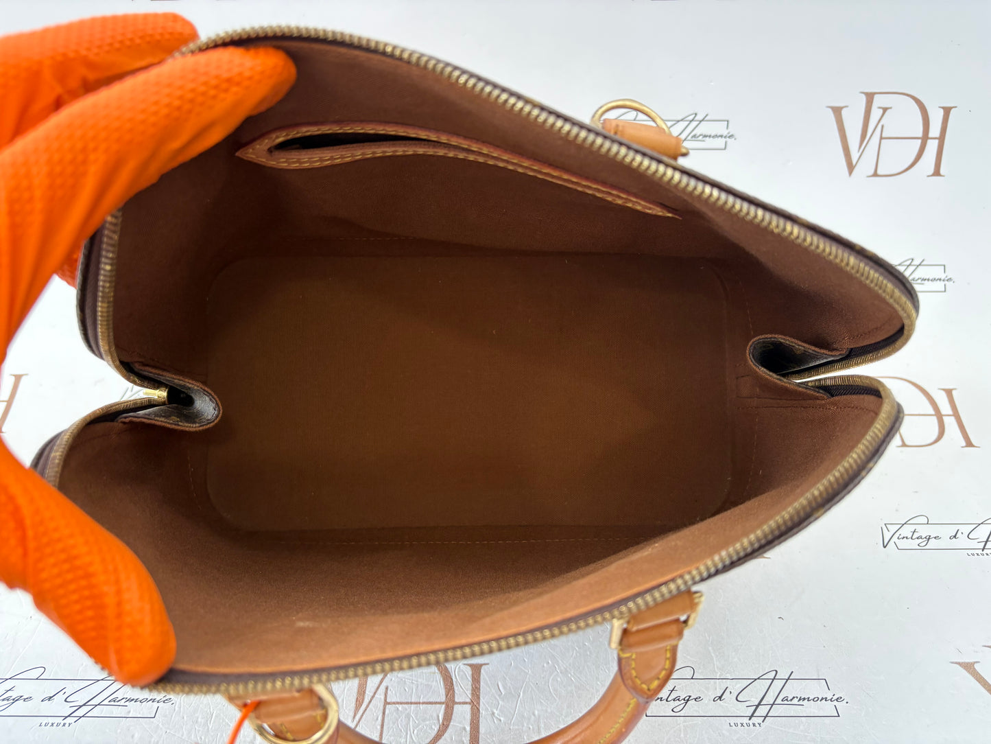 018850 - Louis Vuitton Alma