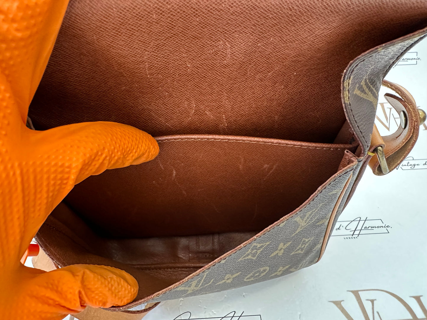 017827 - Louis Vuitton Cartouchiere MM