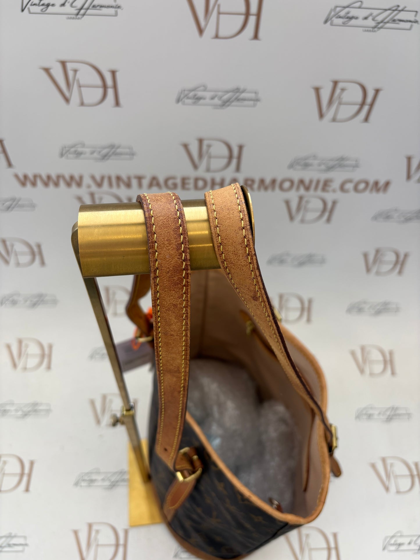 018539 - Louis Vuitton Bucket GM