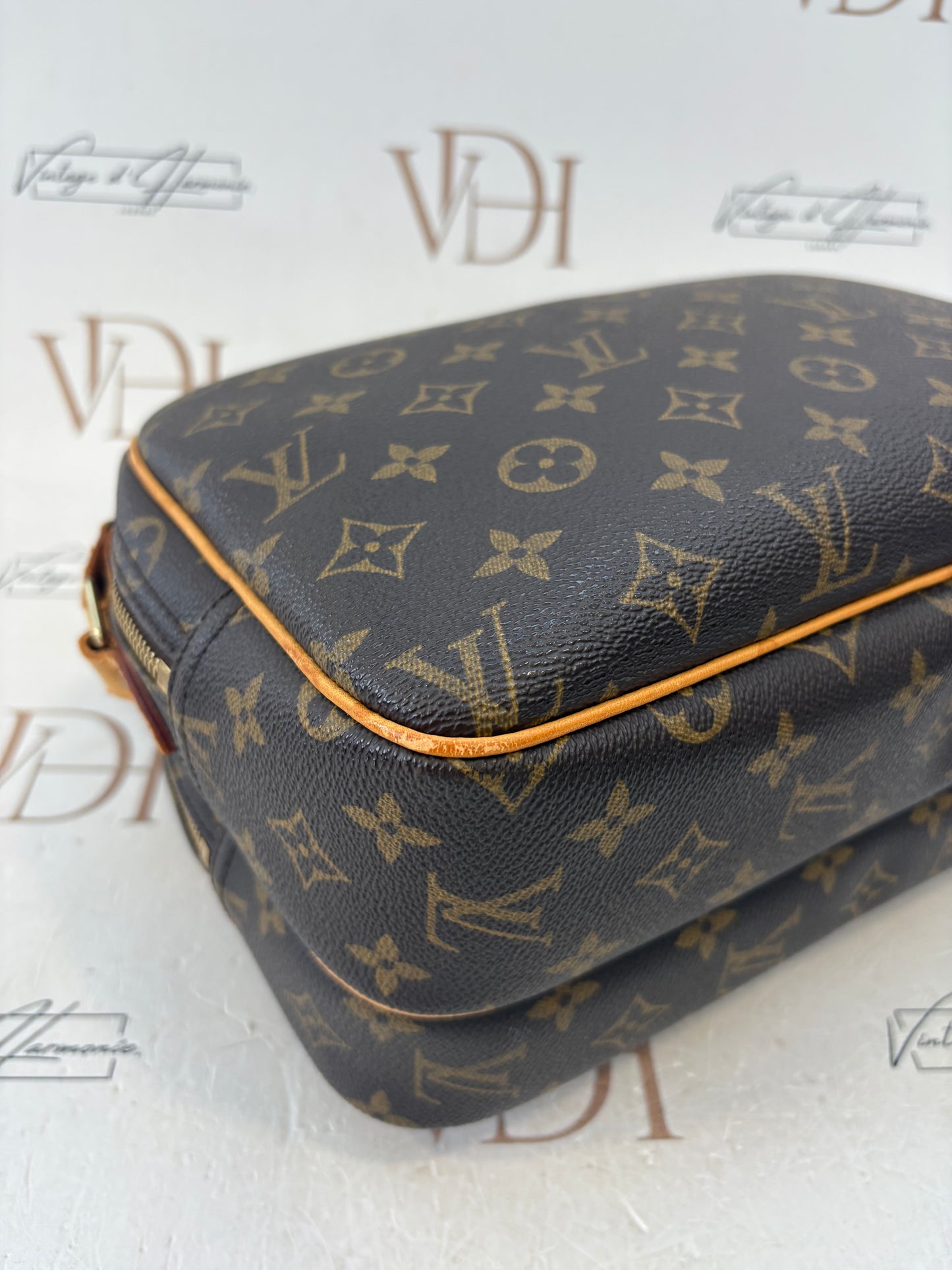 018226 - Louis Vuitton Reporter PM