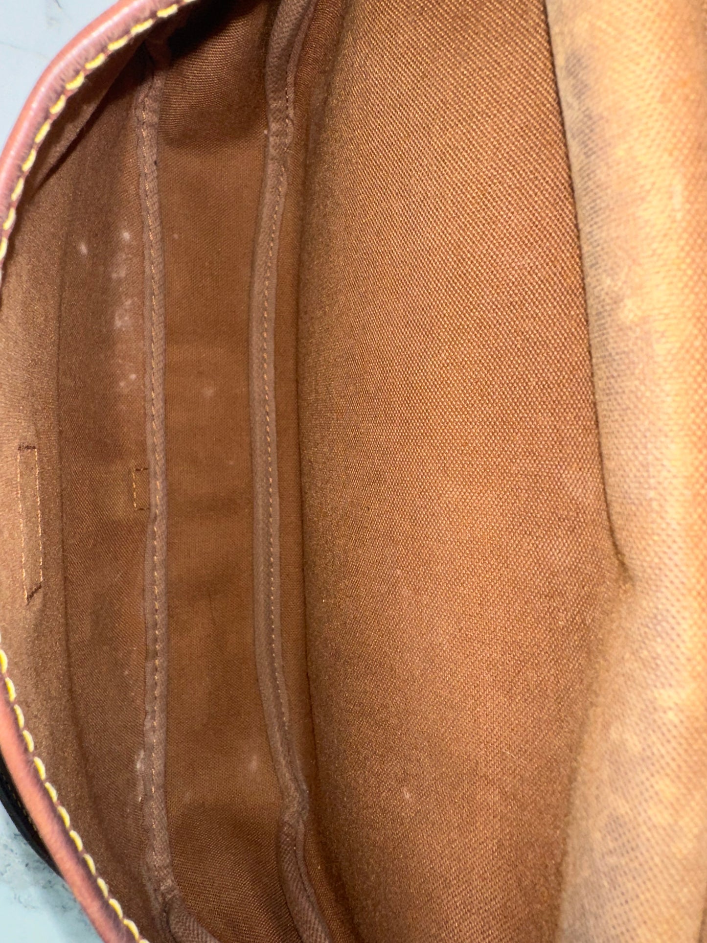 Louis Vuitton Saumur 30