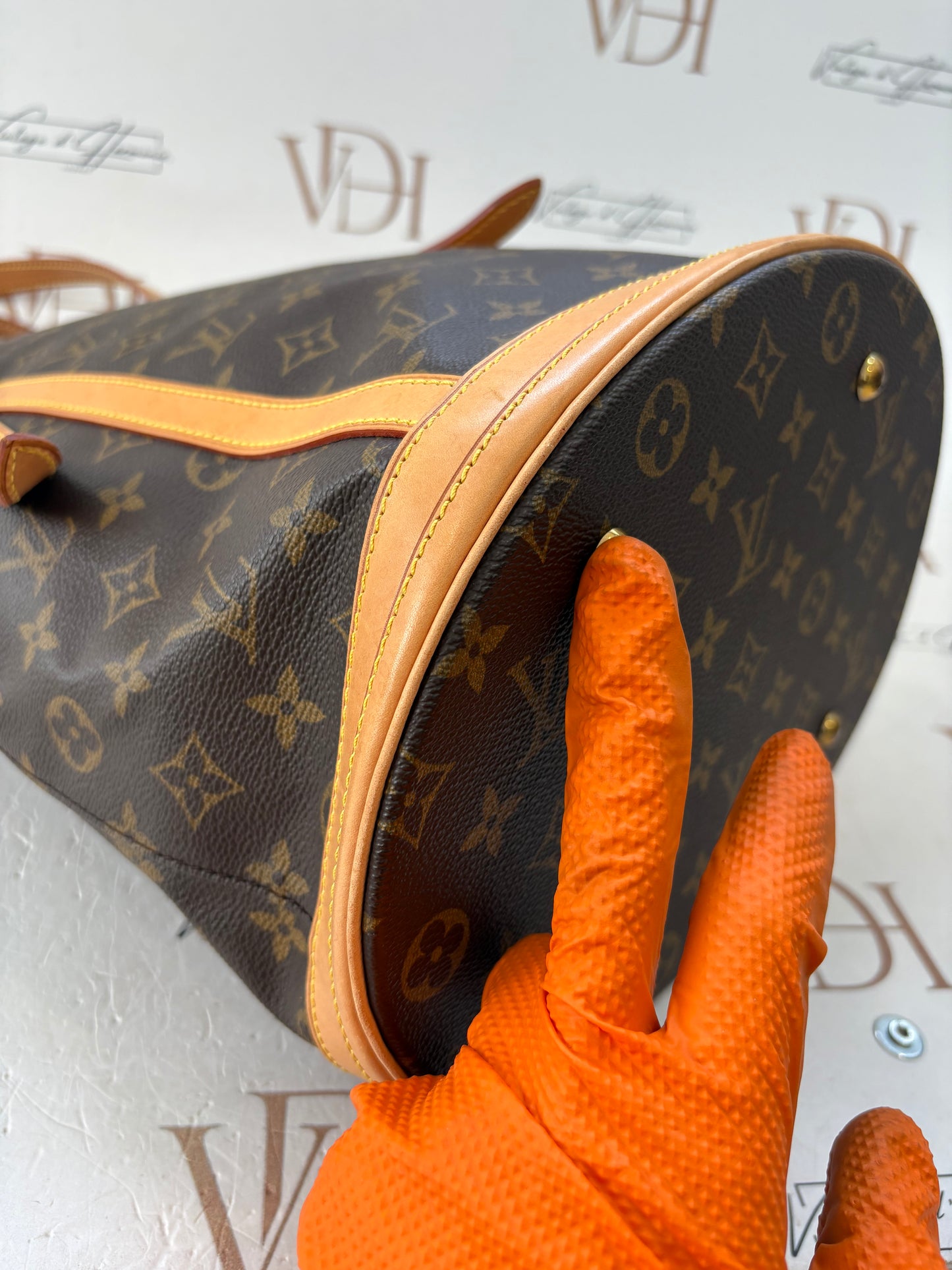 018790 - Louis Vuitton Bucket GM