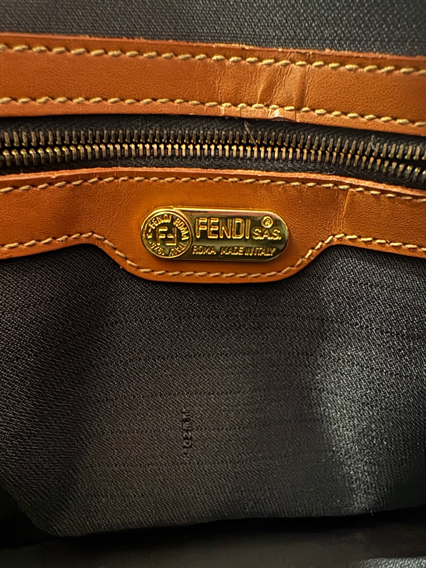 383043 - Fendi Vintage