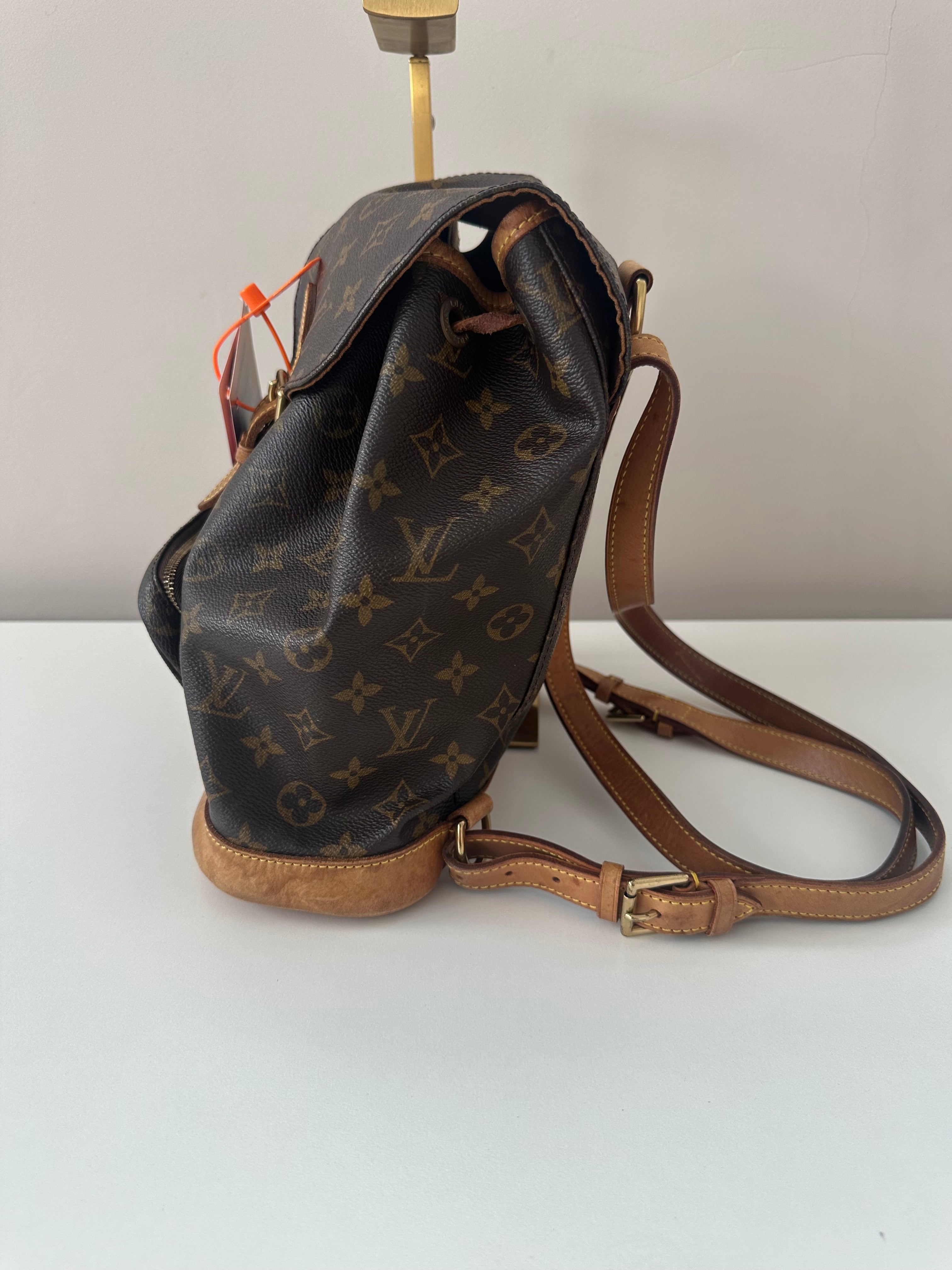 Louis Vuitton Montsouris MM