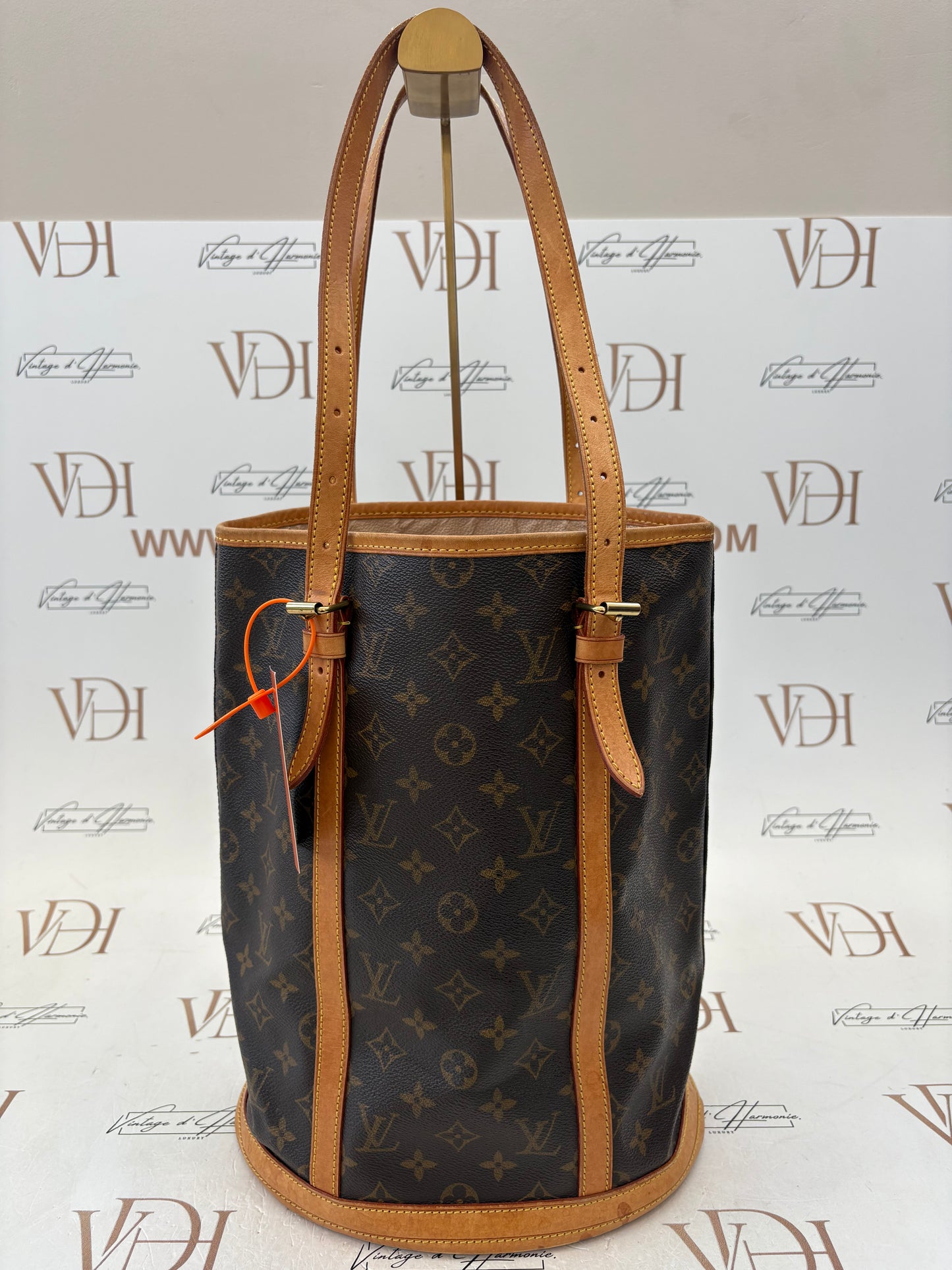 018844 - Louis Vuitton Bucket GM
