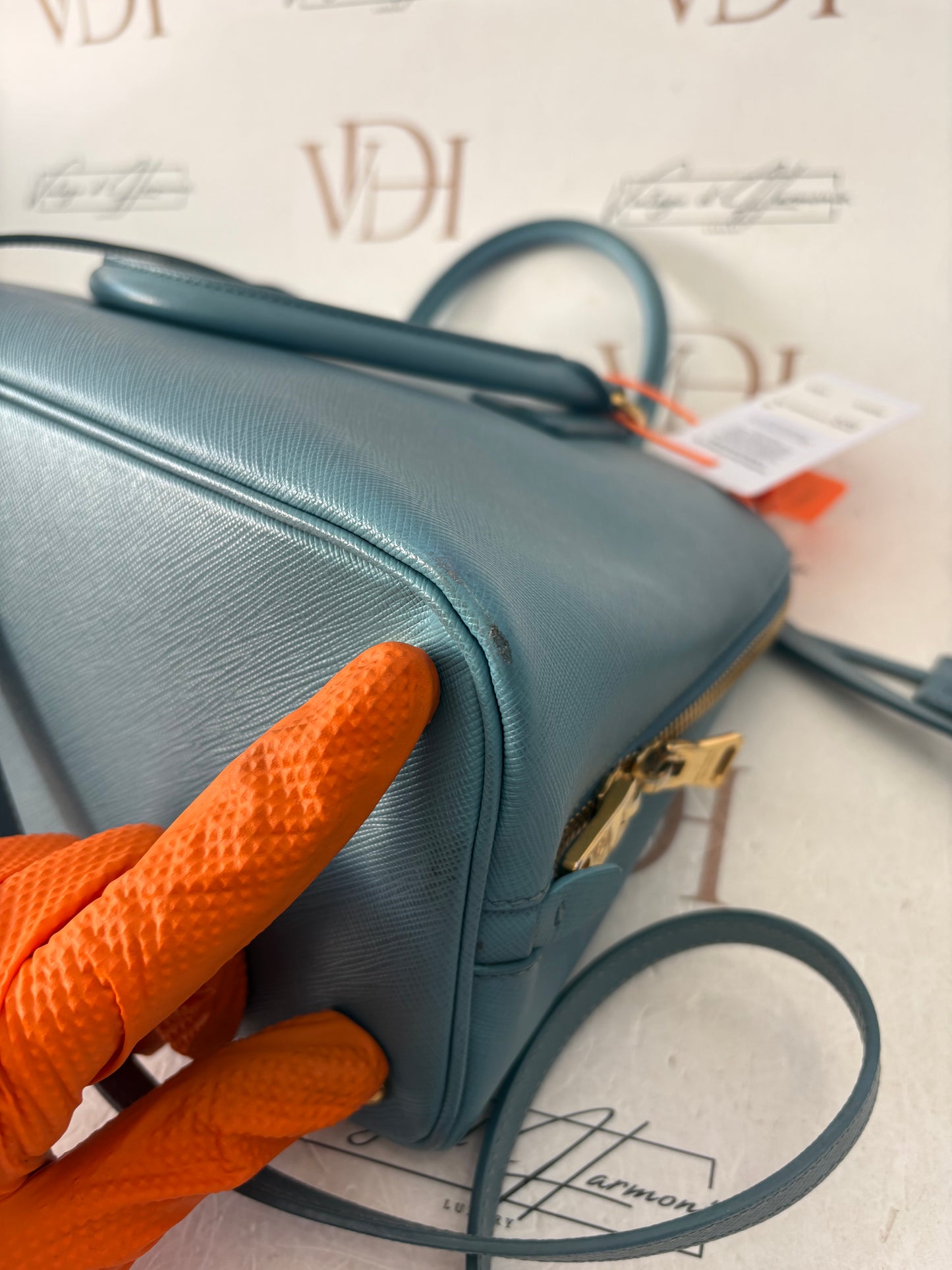 383949 - Prada Promenate