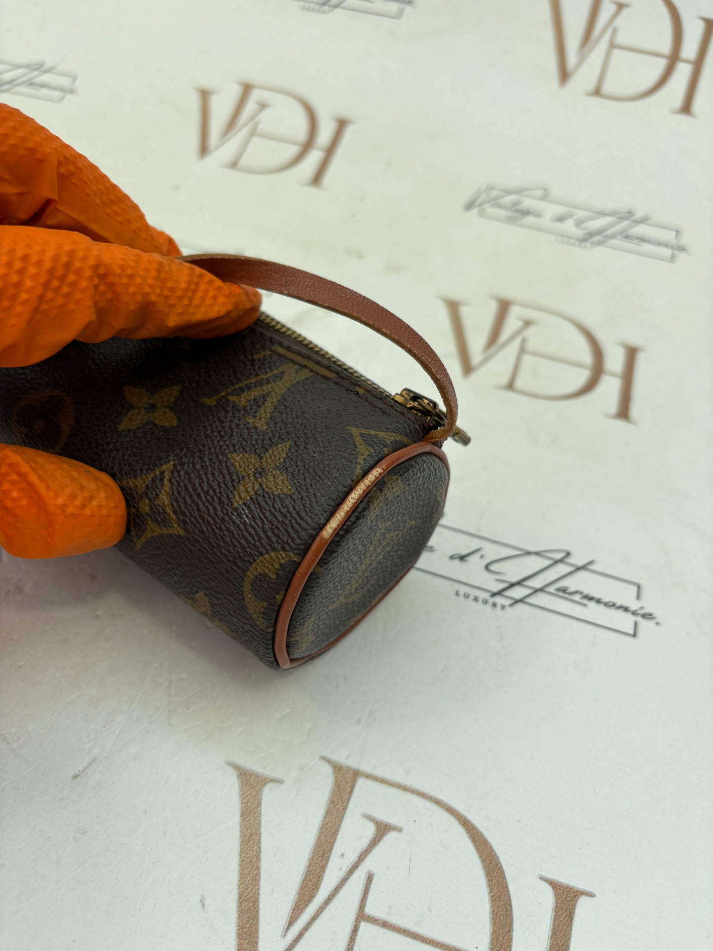 018324 - Louis Vuitton Papillon 30