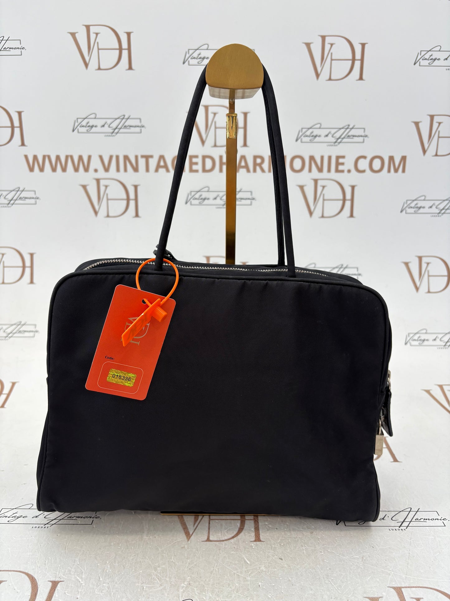 018336 - Prada Tote Nylon