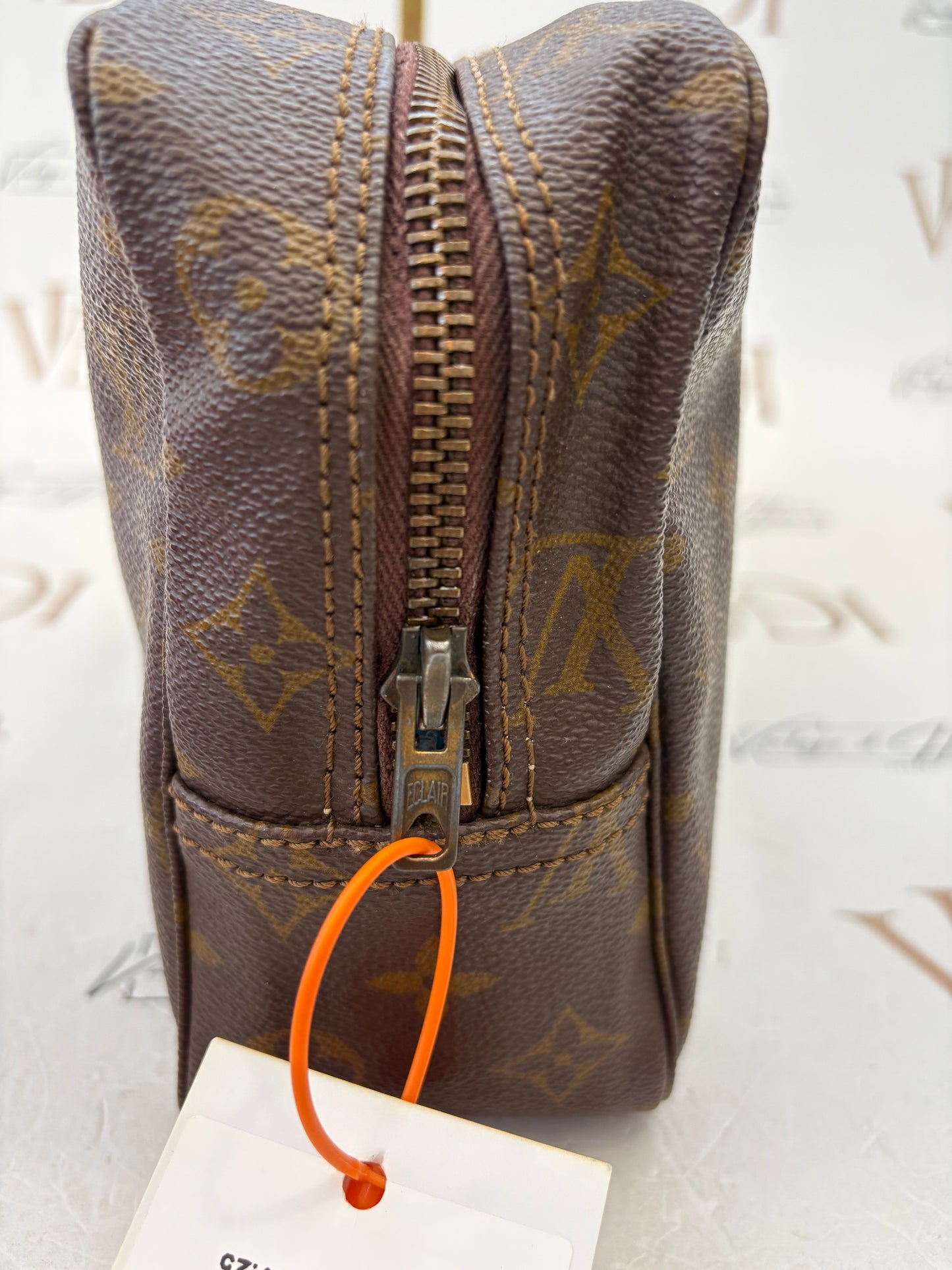 017737 - Louis Vuitton Trousse Toilette 28