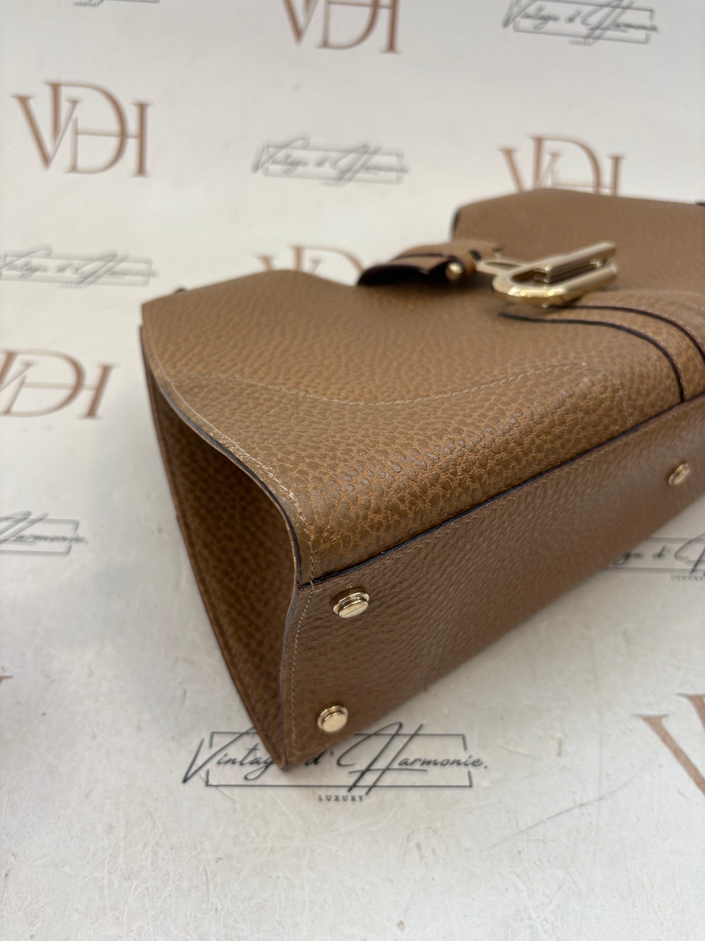 018093 - Gucci Brown Junco