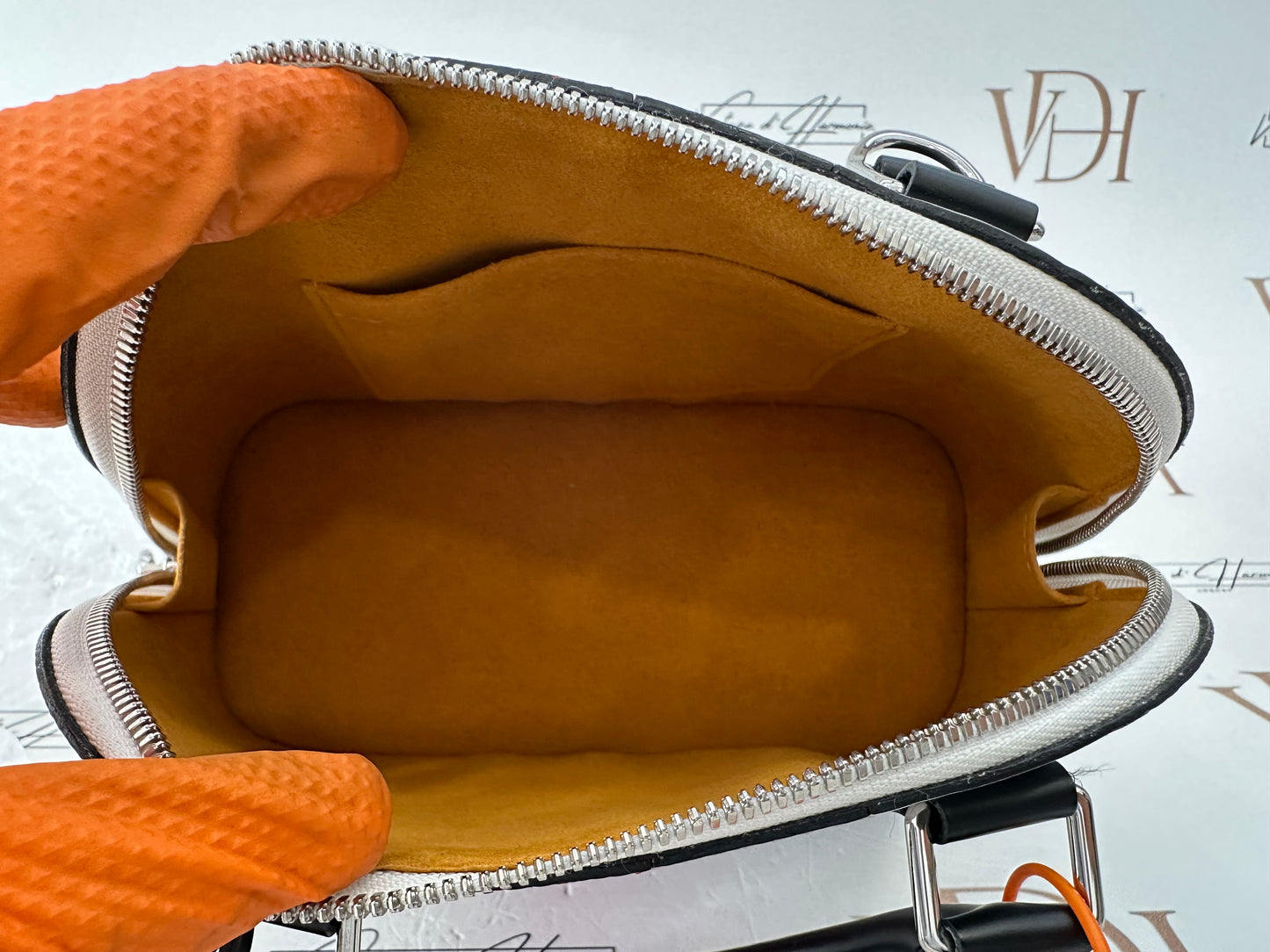 017807 - Louis Vuitton Alma BB Epi White