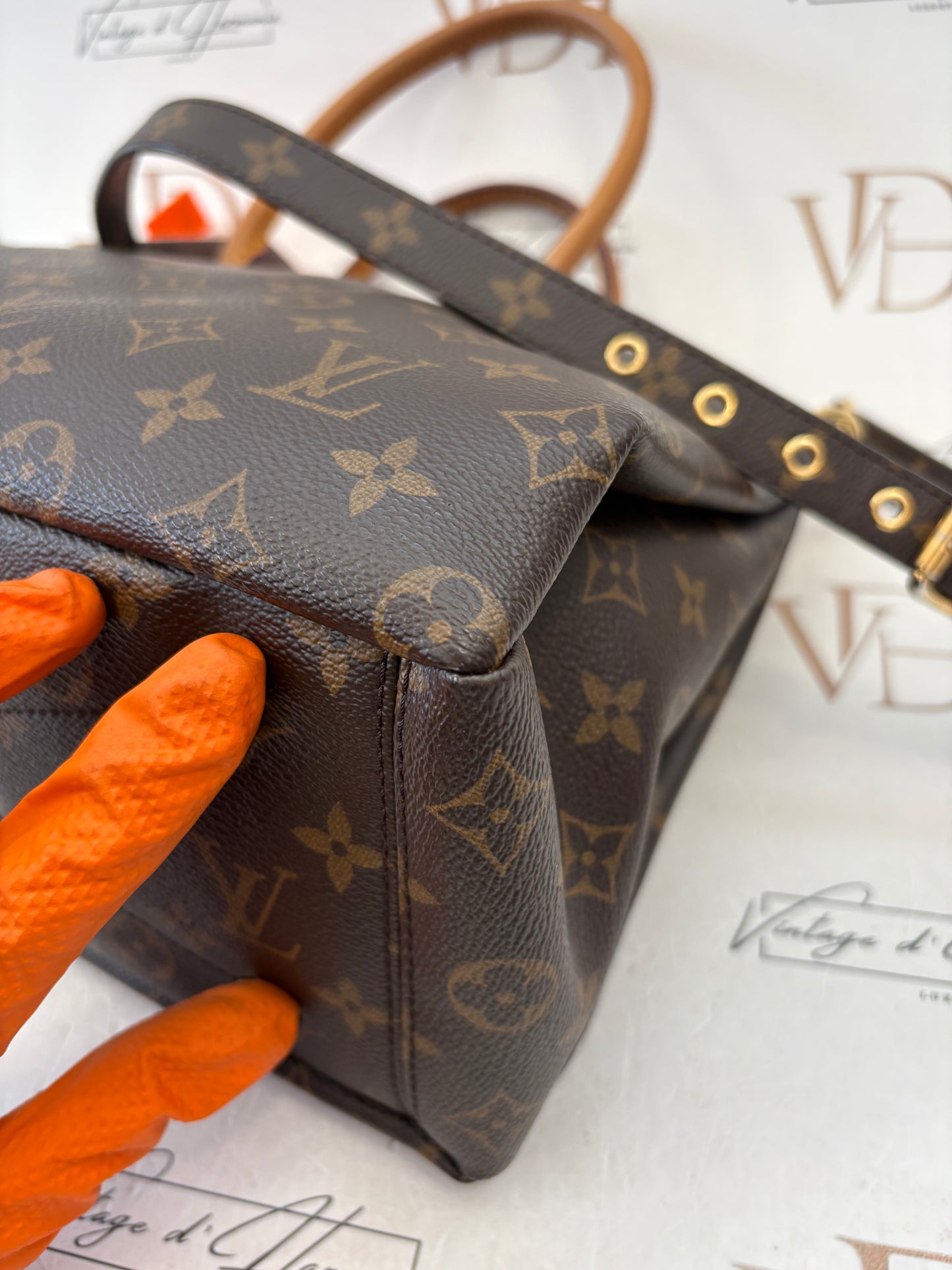 016937 - Louis Vuitton Pallas