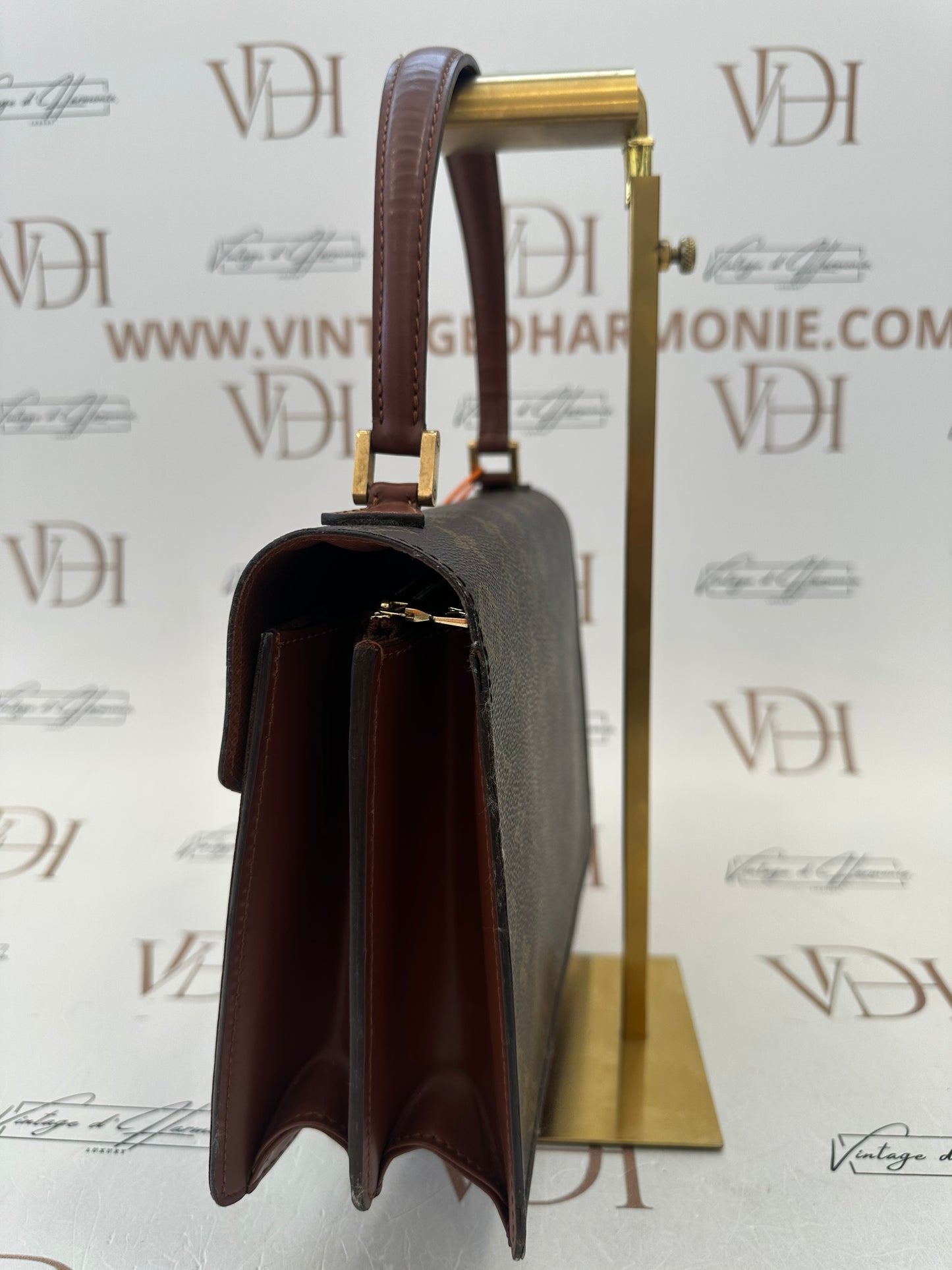 017854 - Louis Vuitton Concorde