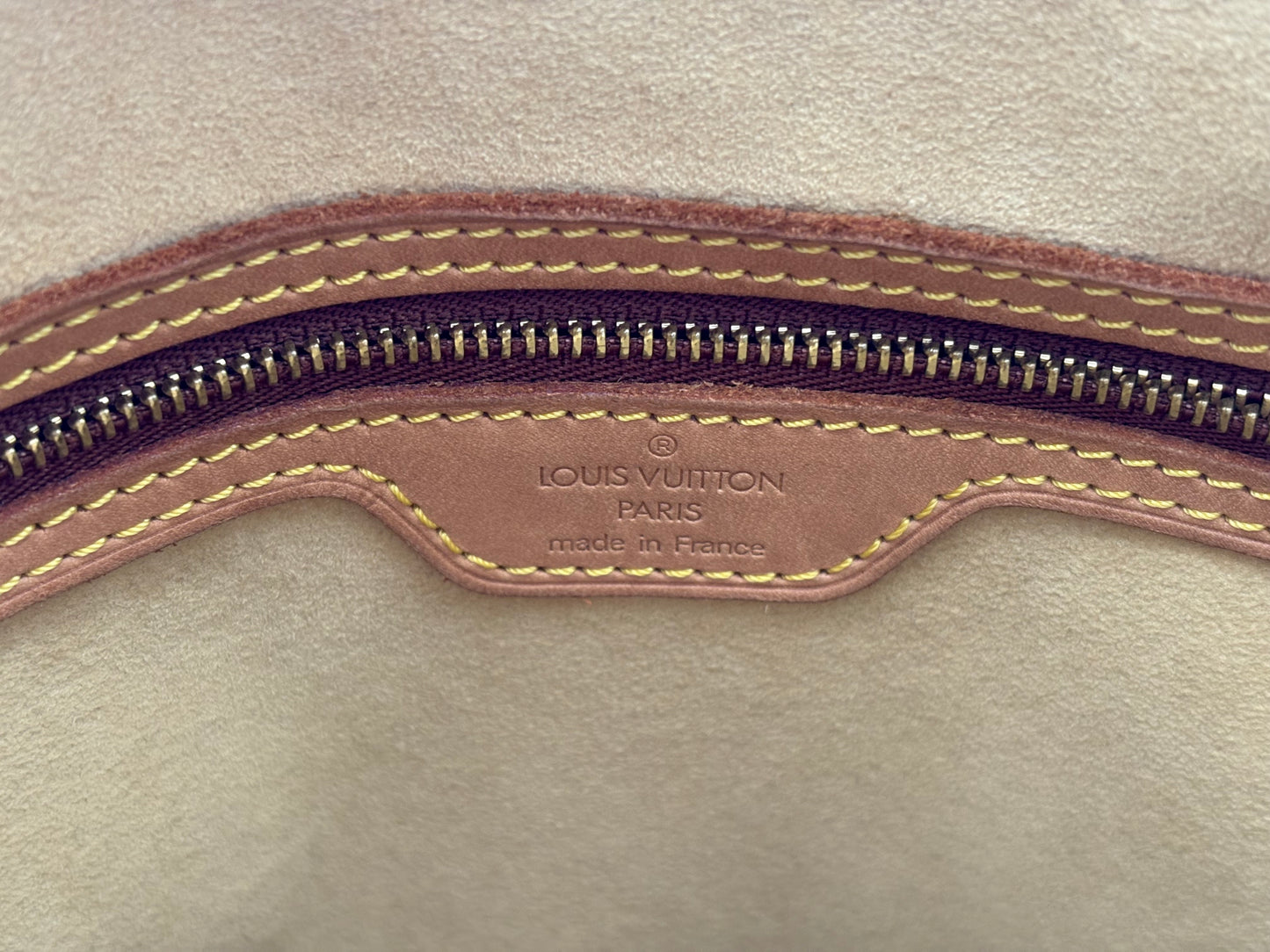 017150 - Louis Vuitton Looping GM