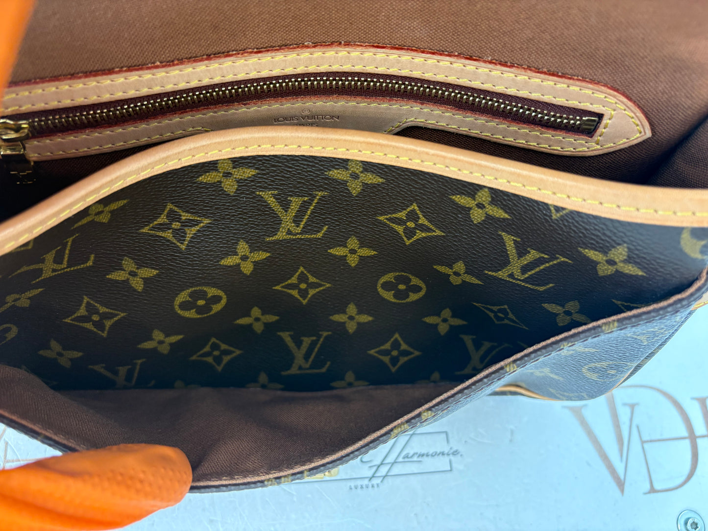 018585 - Louis Vuitton Sologne