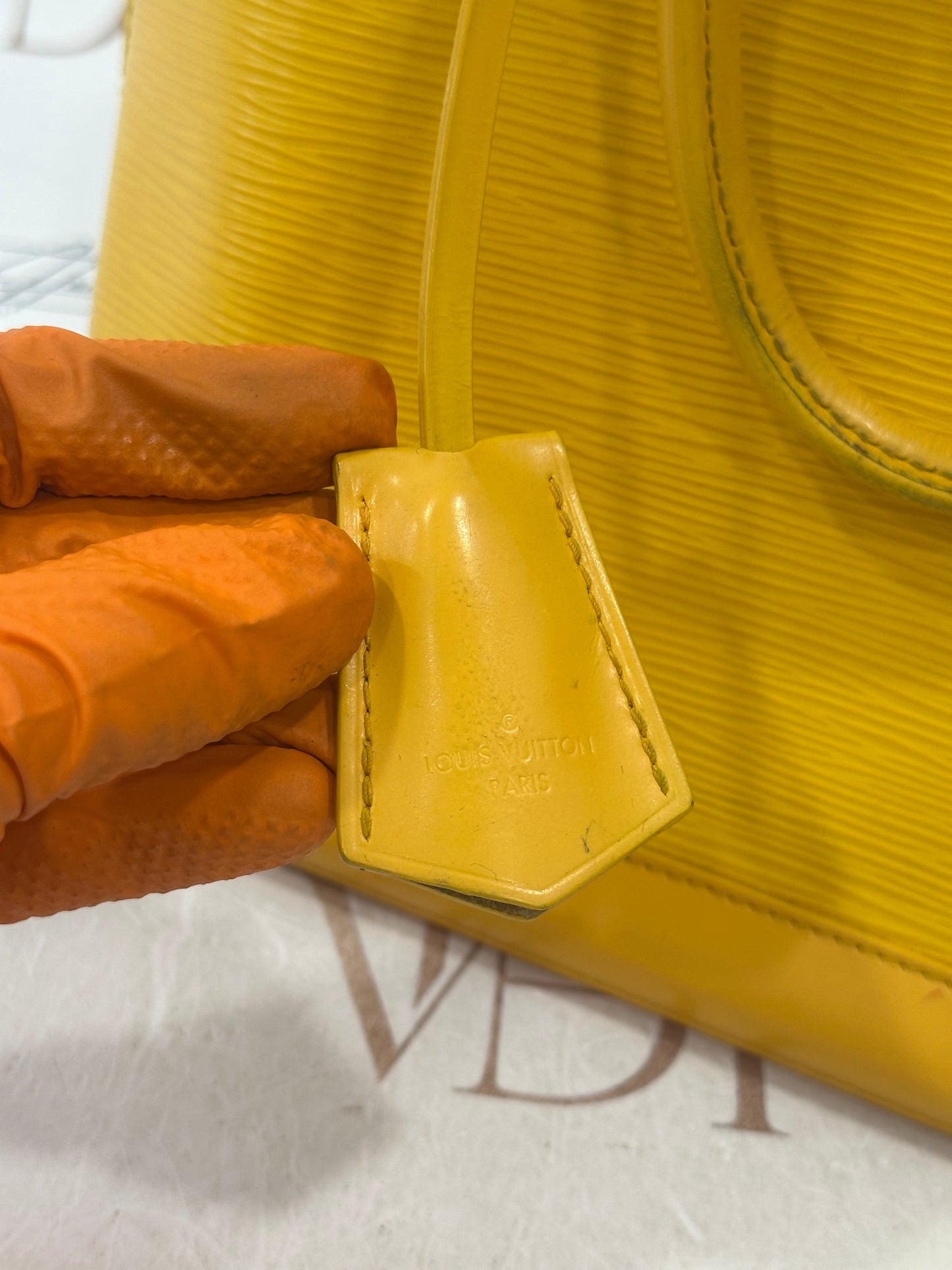 200882 - Louis Vuitton Alma Epi Yellow