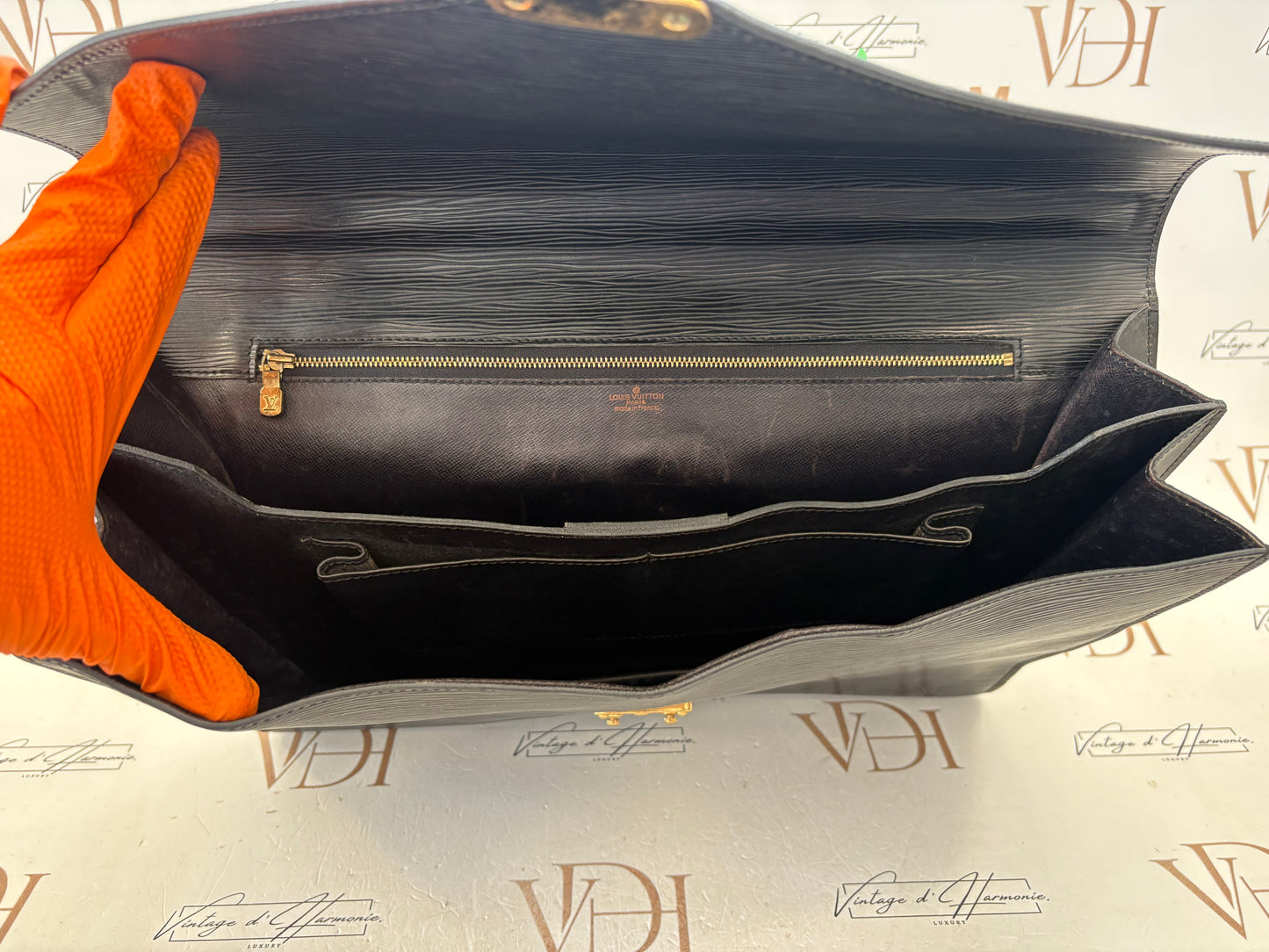 017121 - Louis Vuitton Conseiller