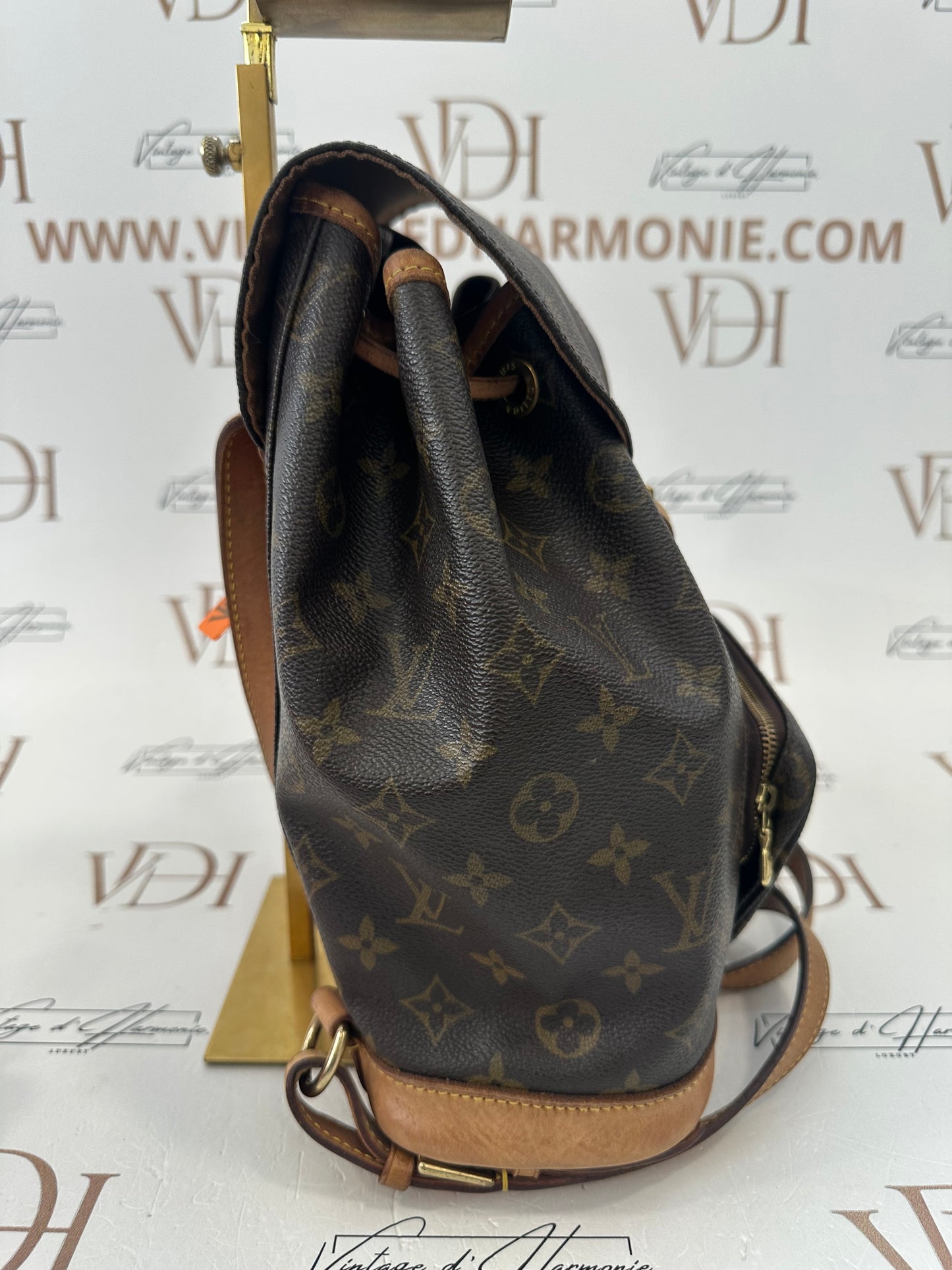 017910 - Louis Vuitton Montsouris MM