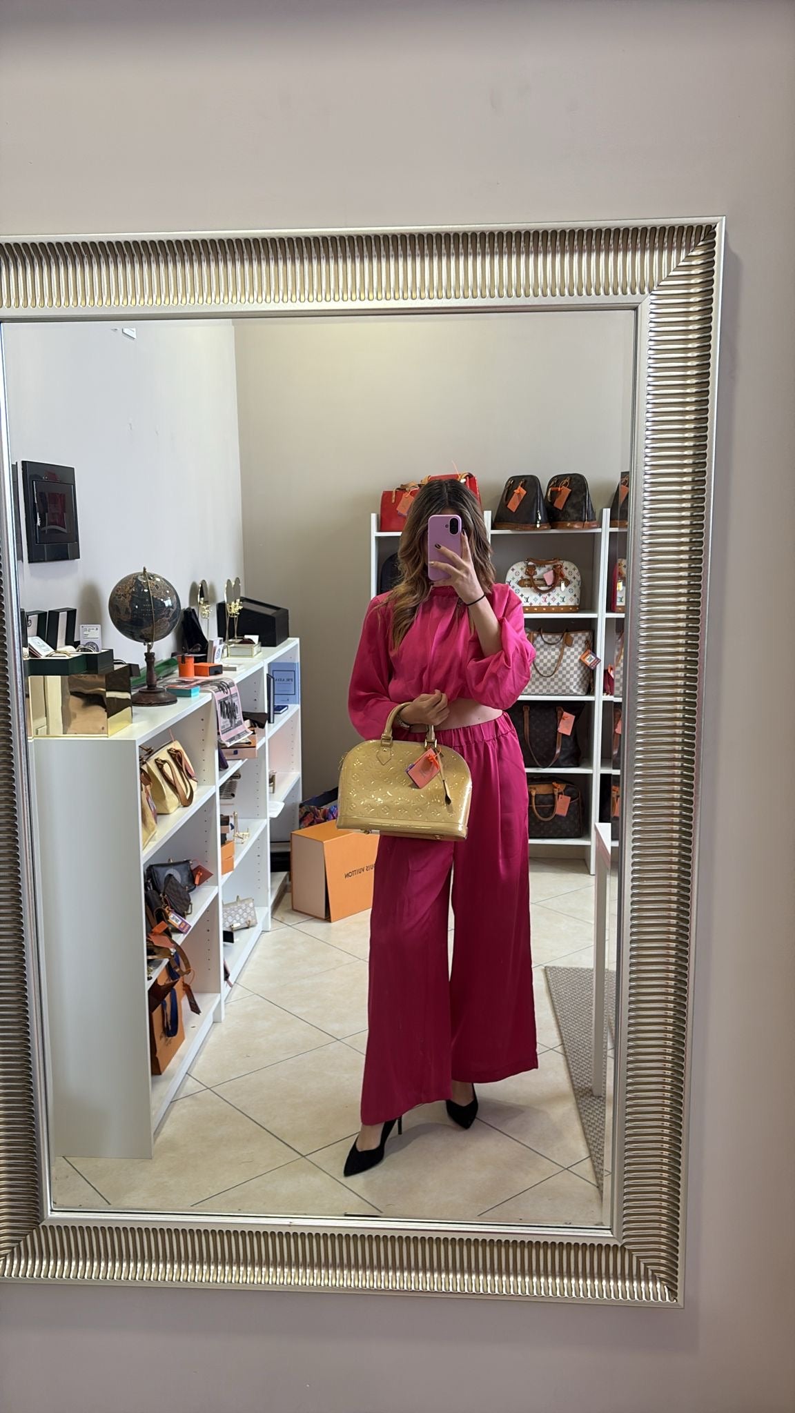 Louis Vuitton Alma Vernis Beige