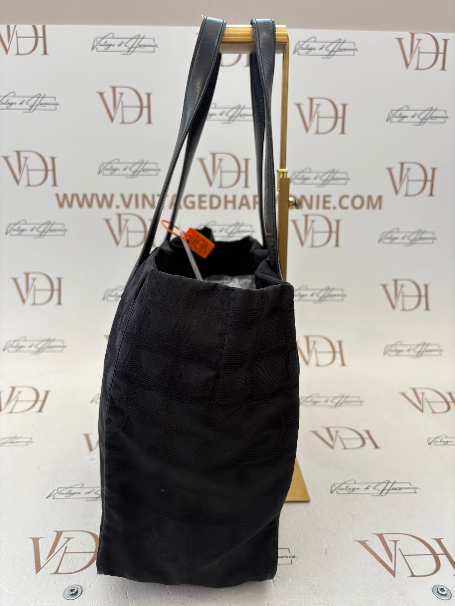 018228 - Chanel Tote Dark Jacquard