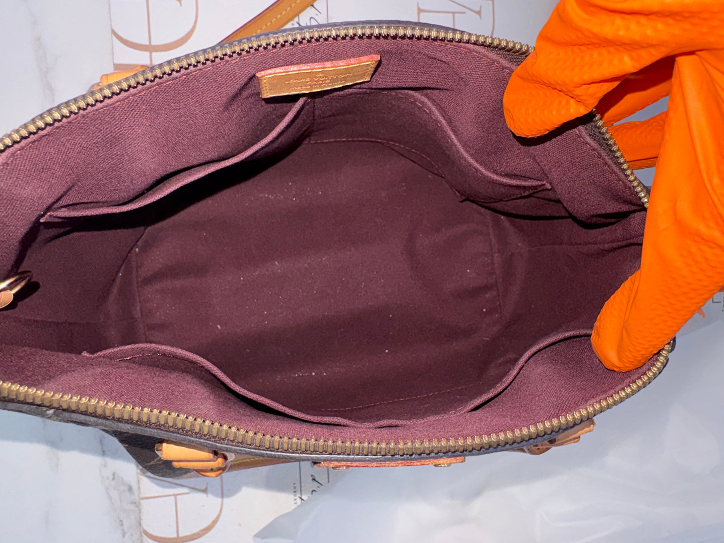 384102 - Louis Vuitton Turenne