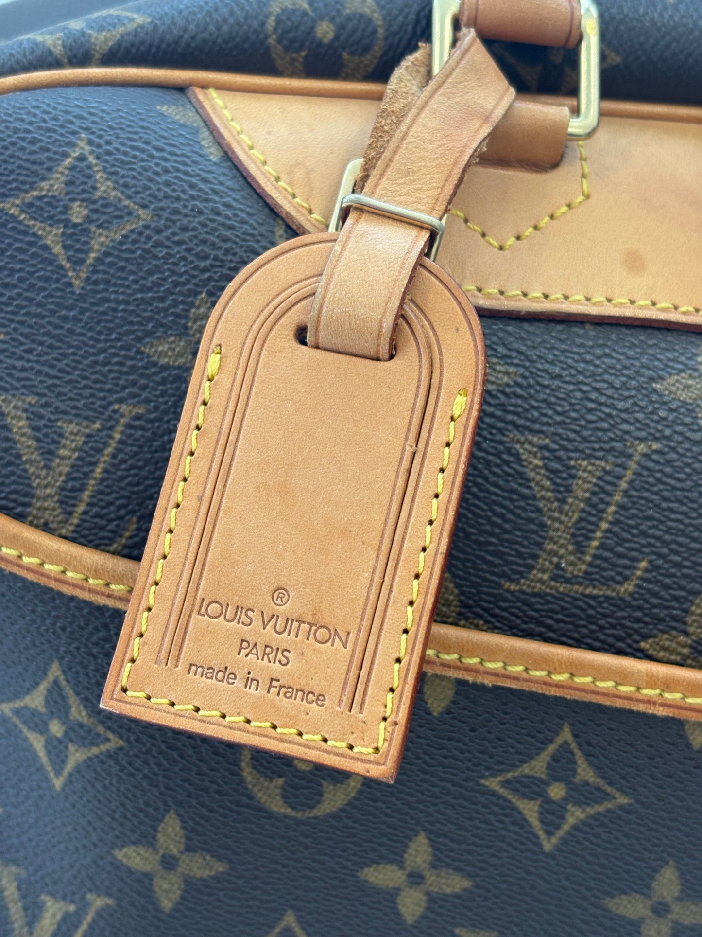018924 - Louis Vuitton Deauville