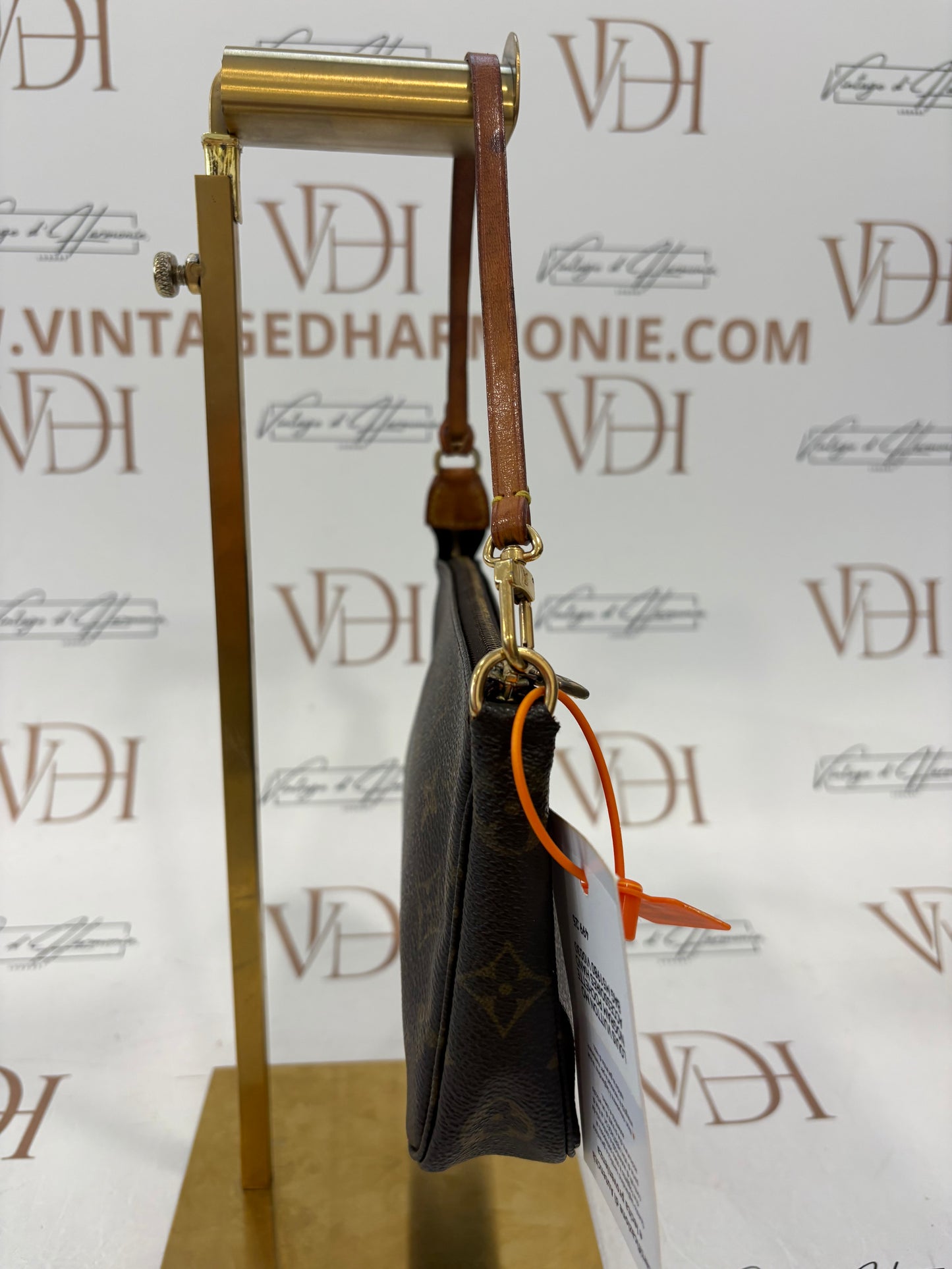 017890 - Louis Vuitton Pochette Accessoires