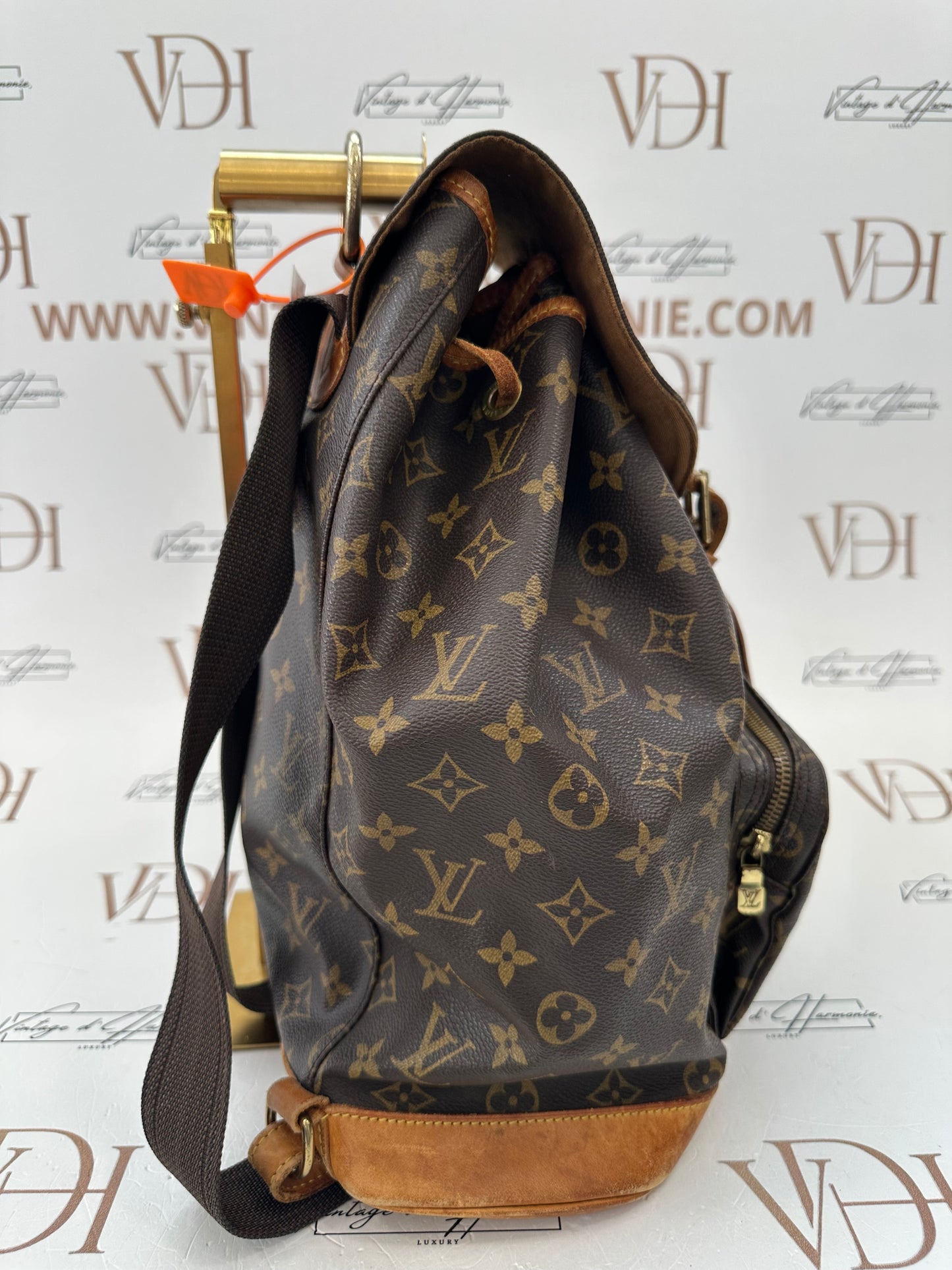 017911 - Louis Vuitton Montsouris GM