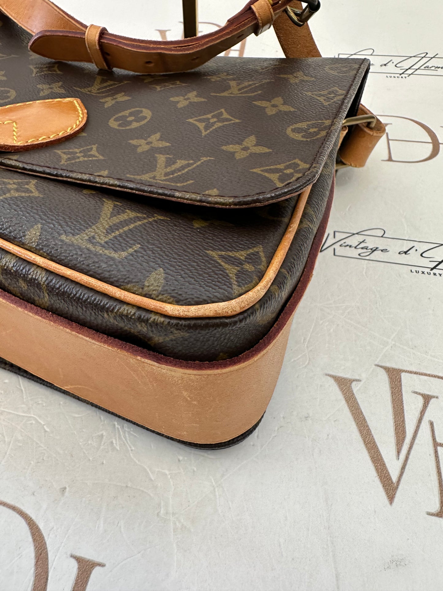 017925 - Louis Vuitton Cartouchiere