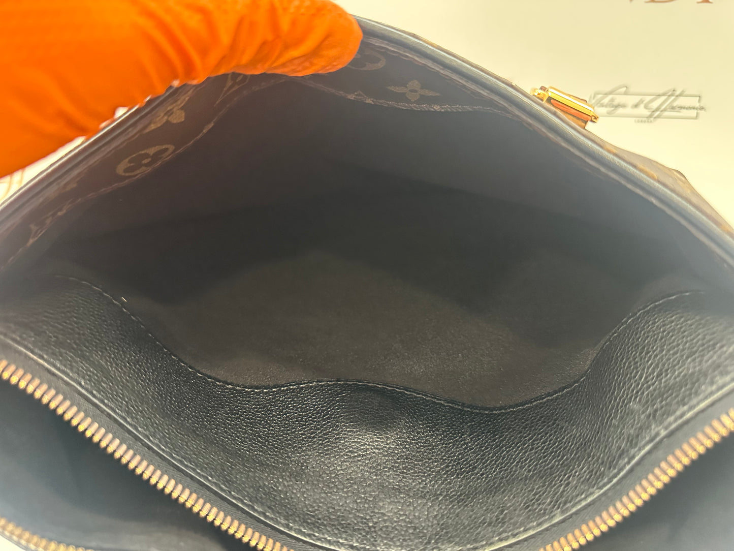017896 - Louis Vuitton Pallas