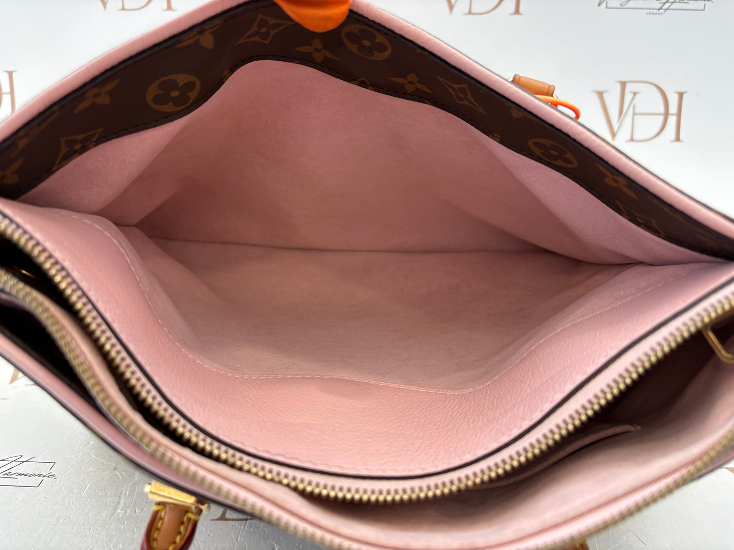 383395 - Louis Vuitton Pallas