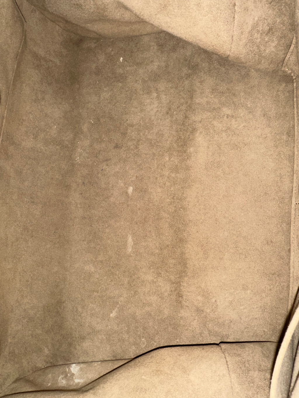 Louis Vuitton Courtney