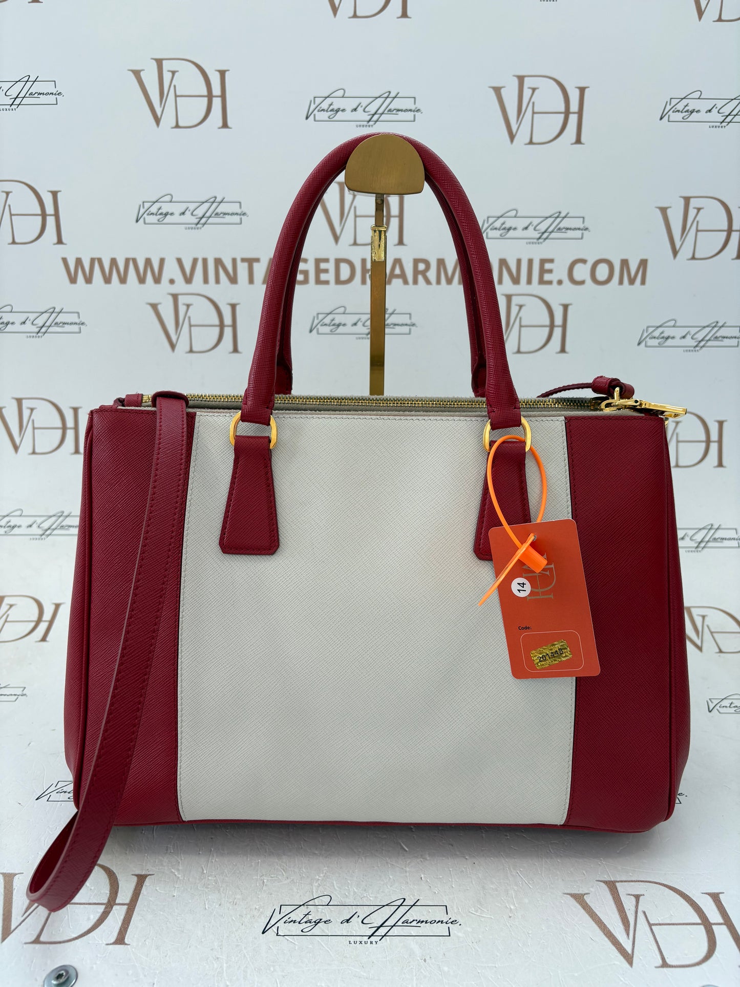 201448 - Prada Galleria