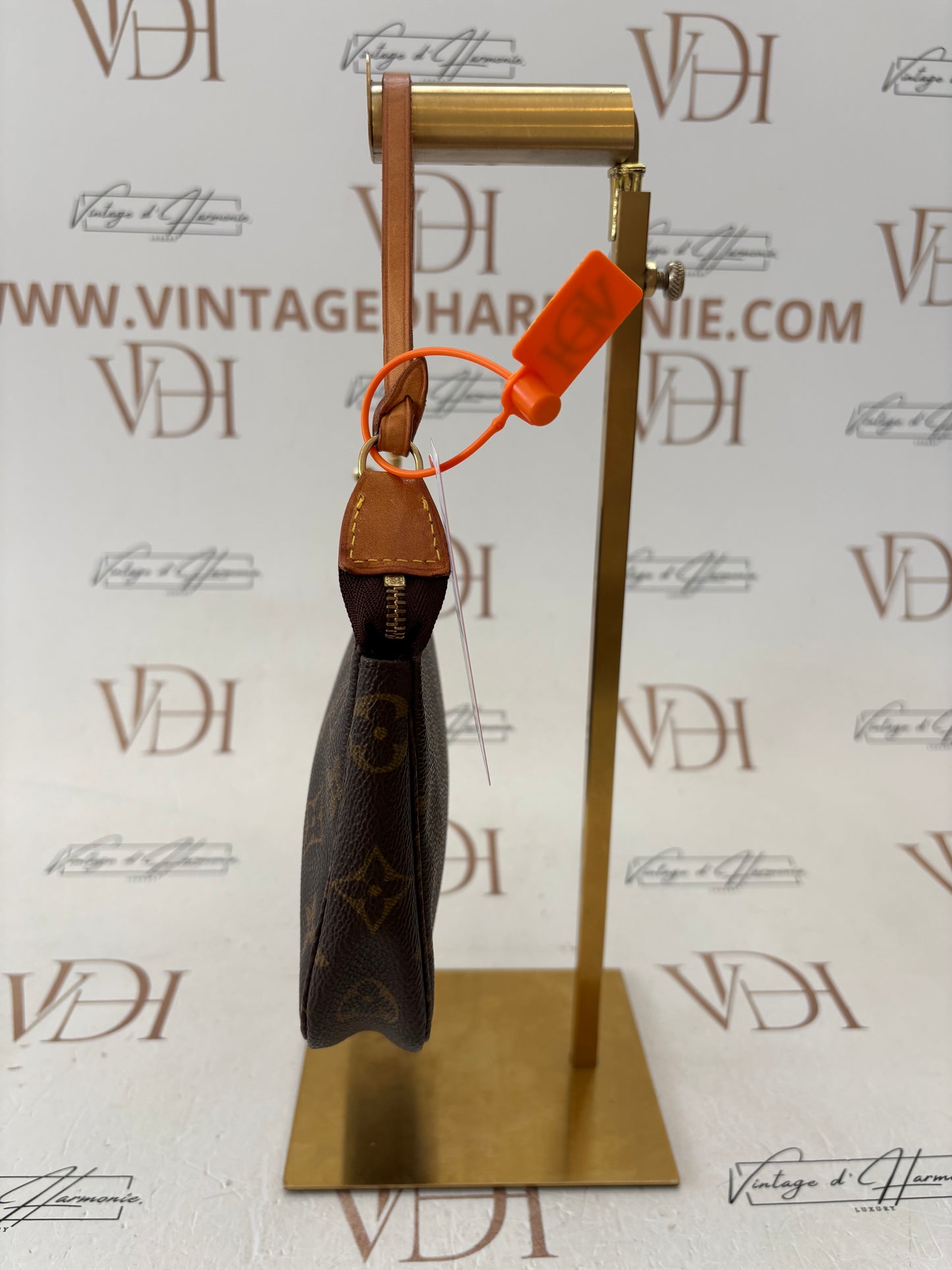 018555 - Louis Vuitton Pochette Accessoires