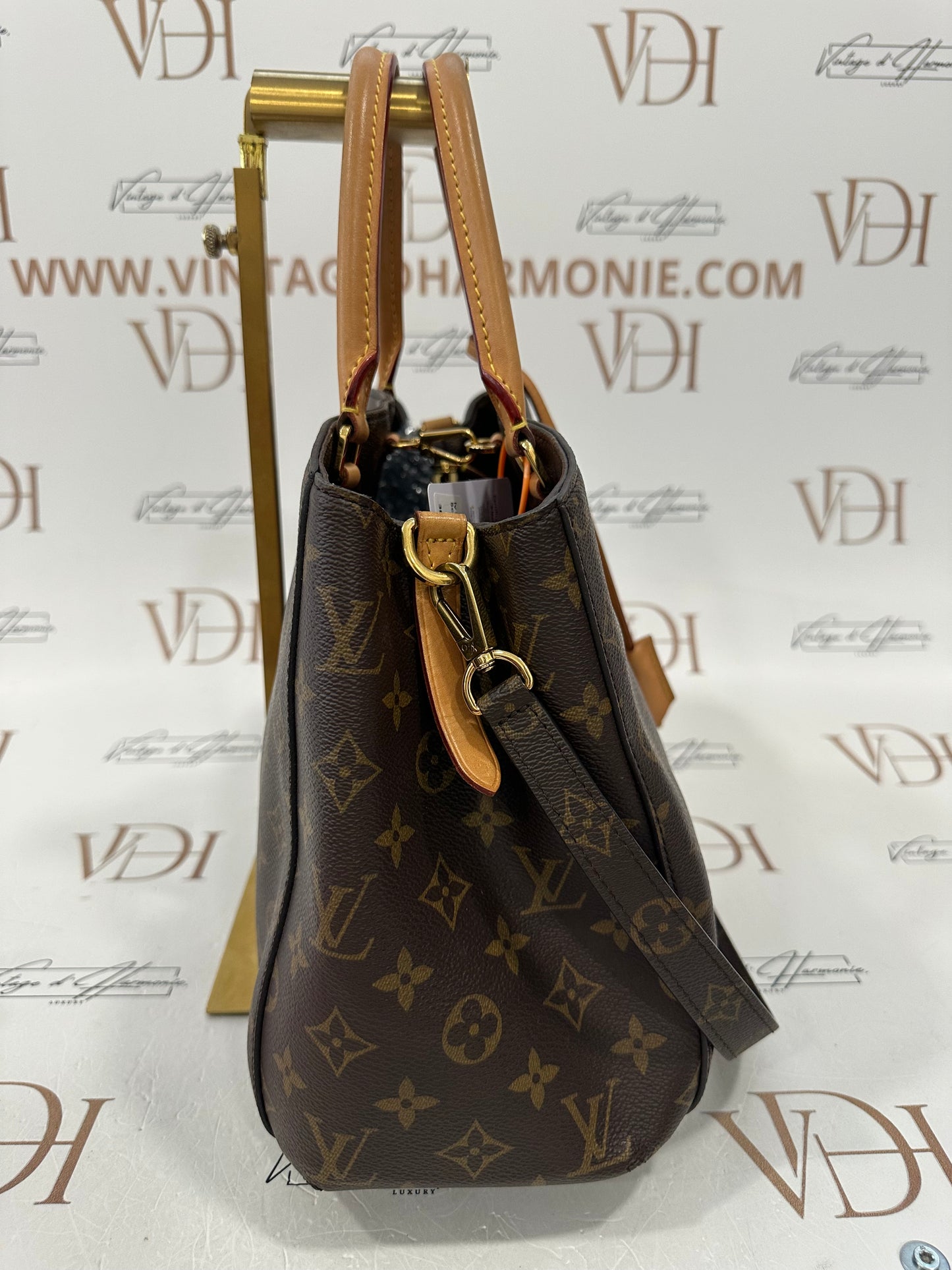 382825 - Louis Vuitton Montaigne