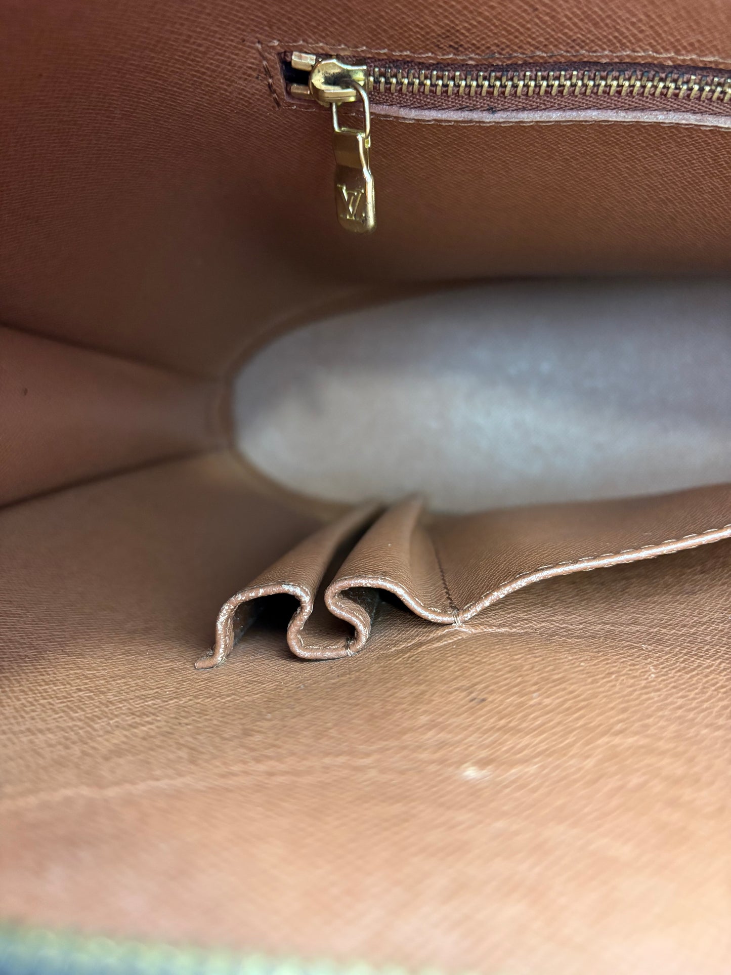 018926 - Louis Vuitton Babylone
