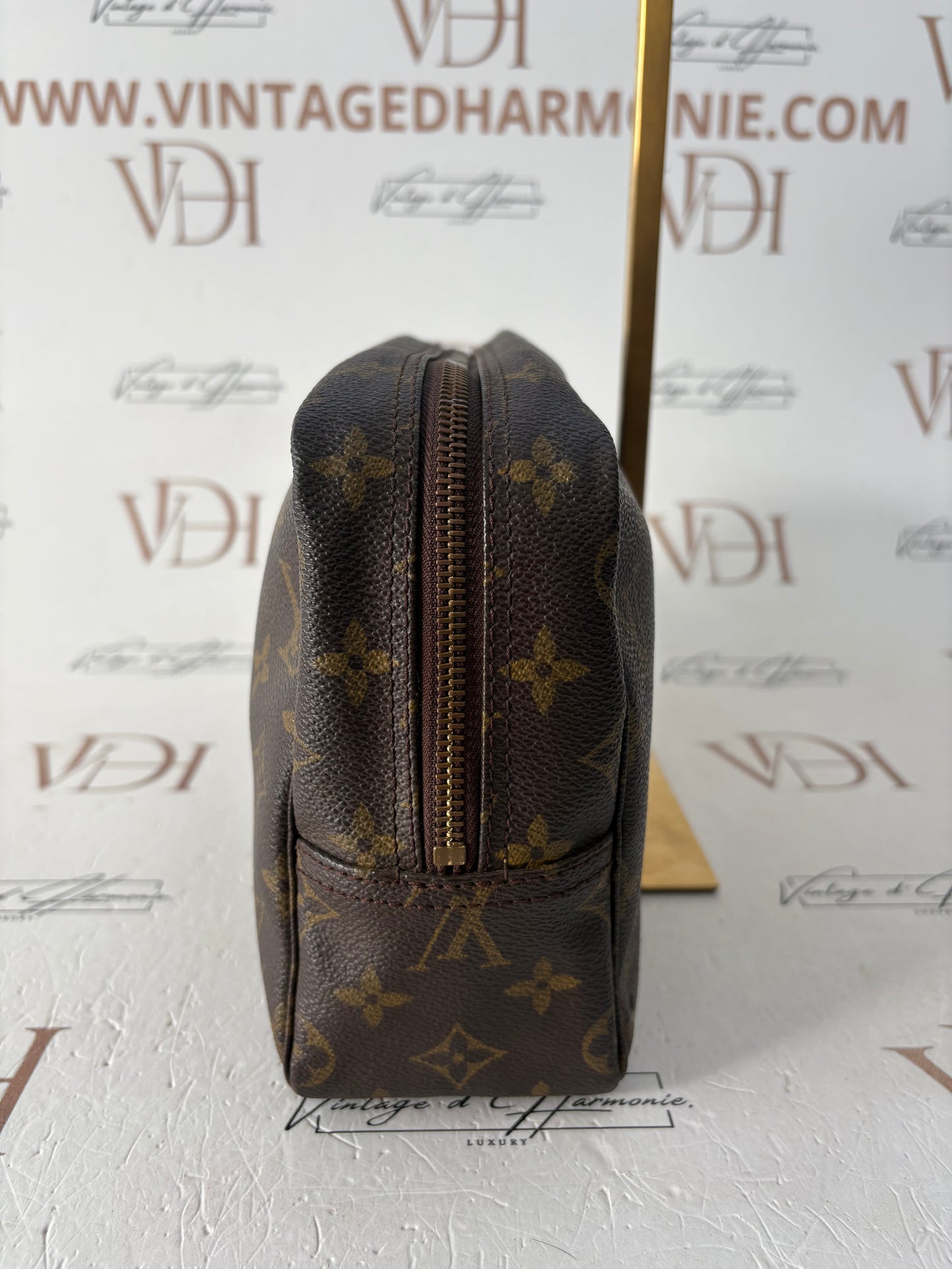 018724 - Louis Vuitton Trousse Toilette 28