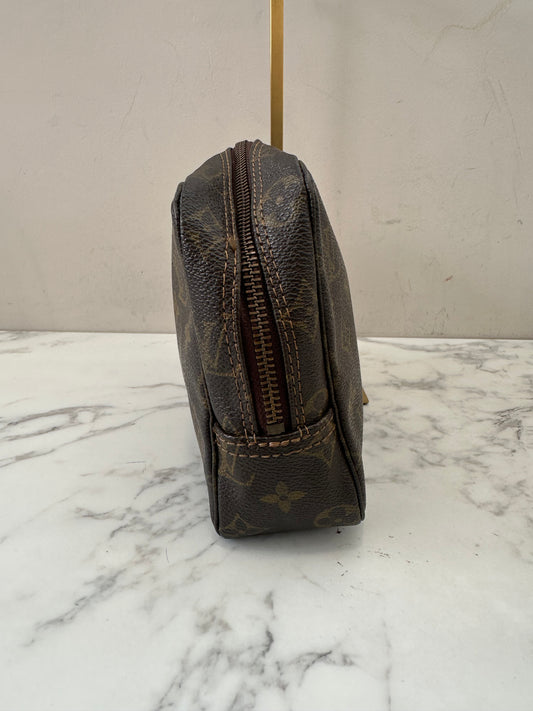 Louis Vuitton Trousse Toilette 23